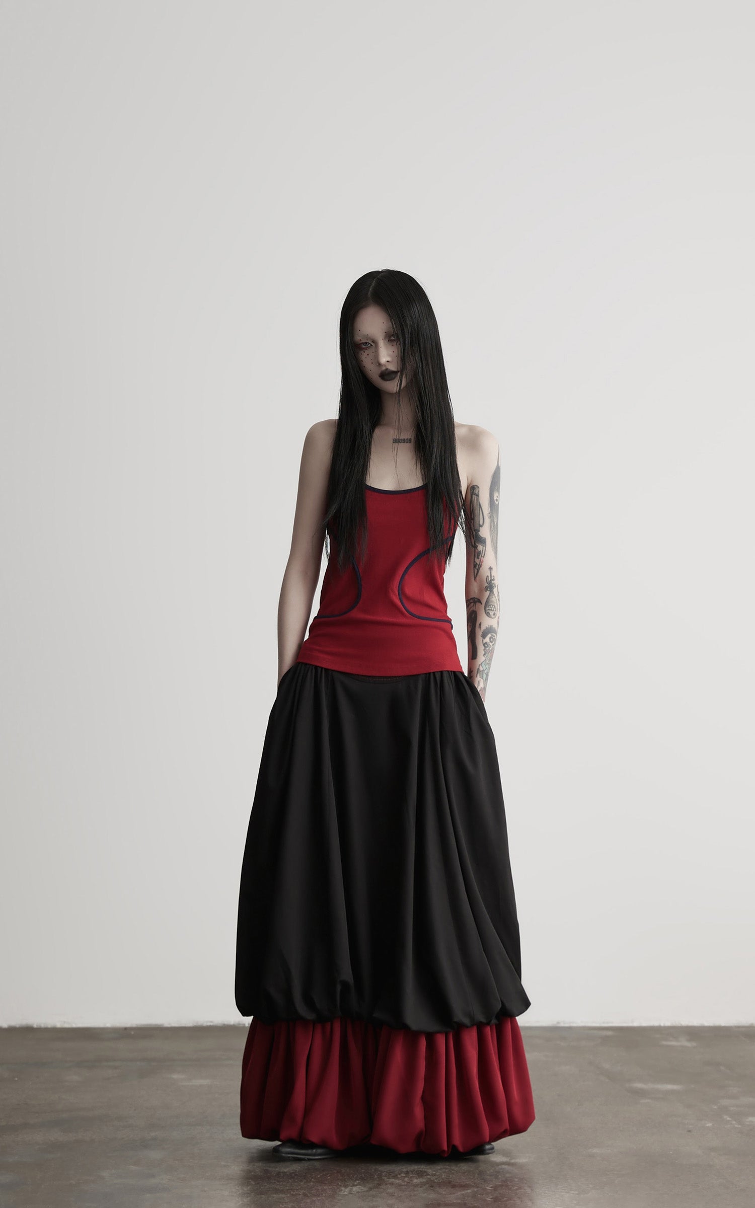 DOINDULGE Curved-Bound Halter Tank Top