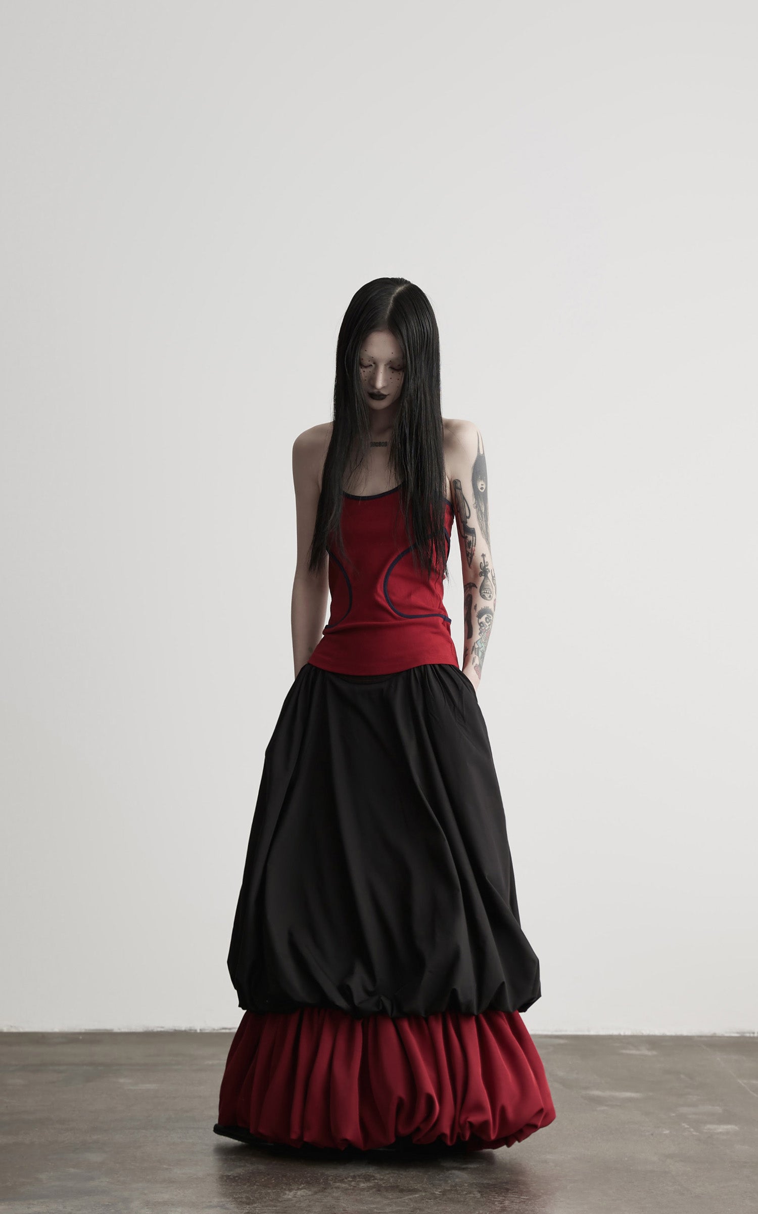 DOINDULGE Curved-Bound Halter Tank Top