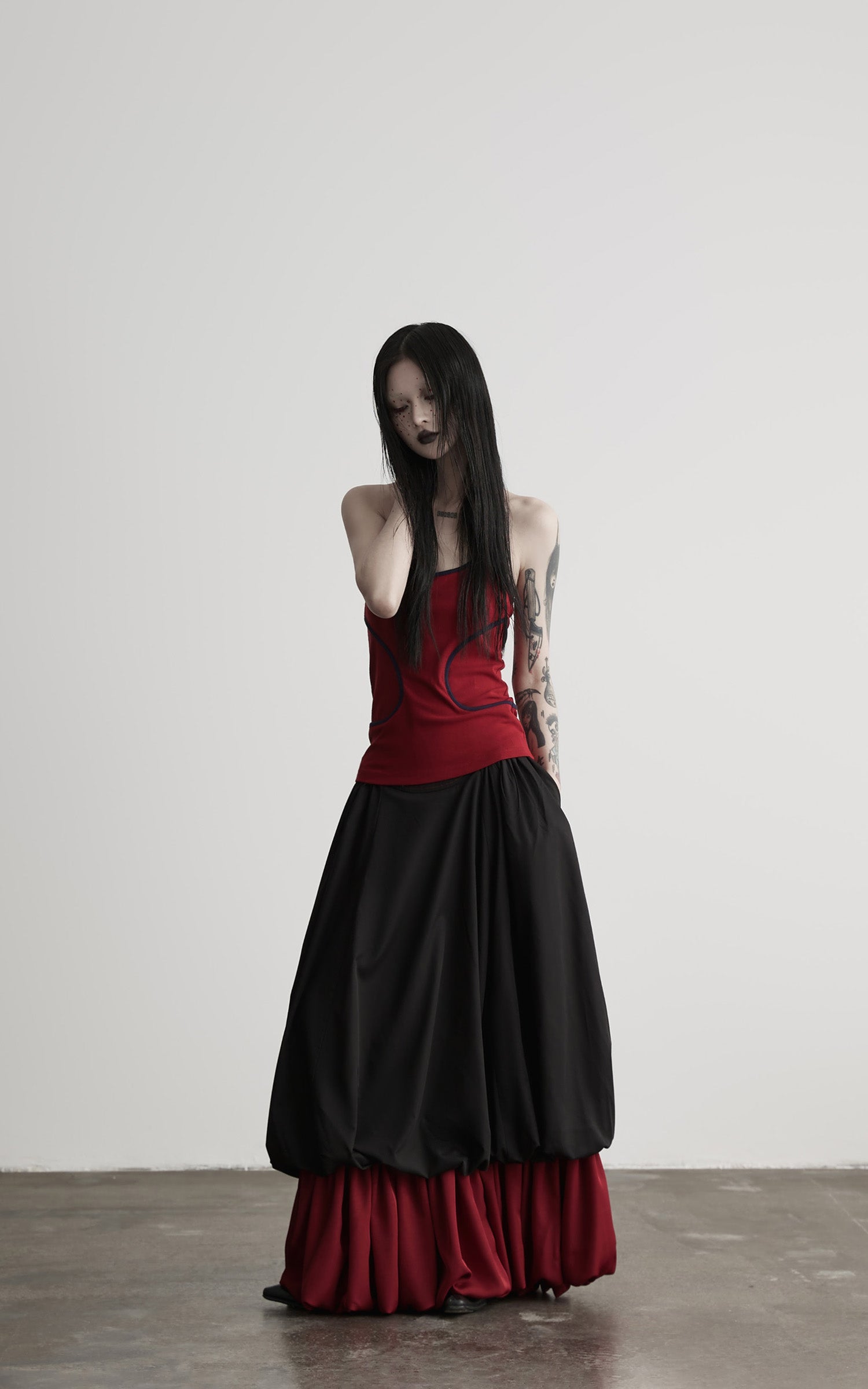 DOINDULGE Curved-Bound Halter Tank Top