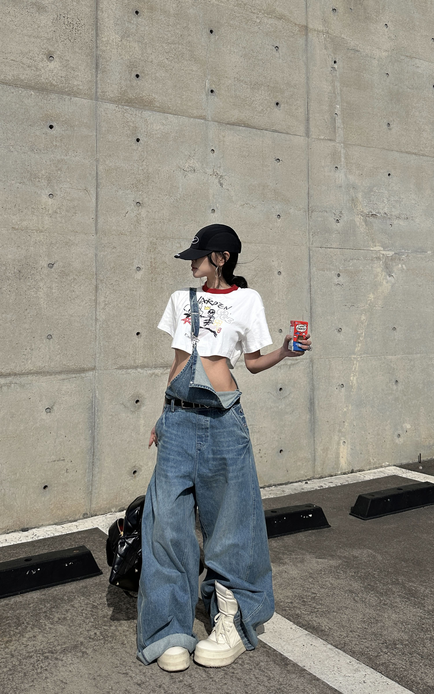 WARDEN EDGE Graffiti Puppy Graphic Cropped Tee - PINKPARKS
