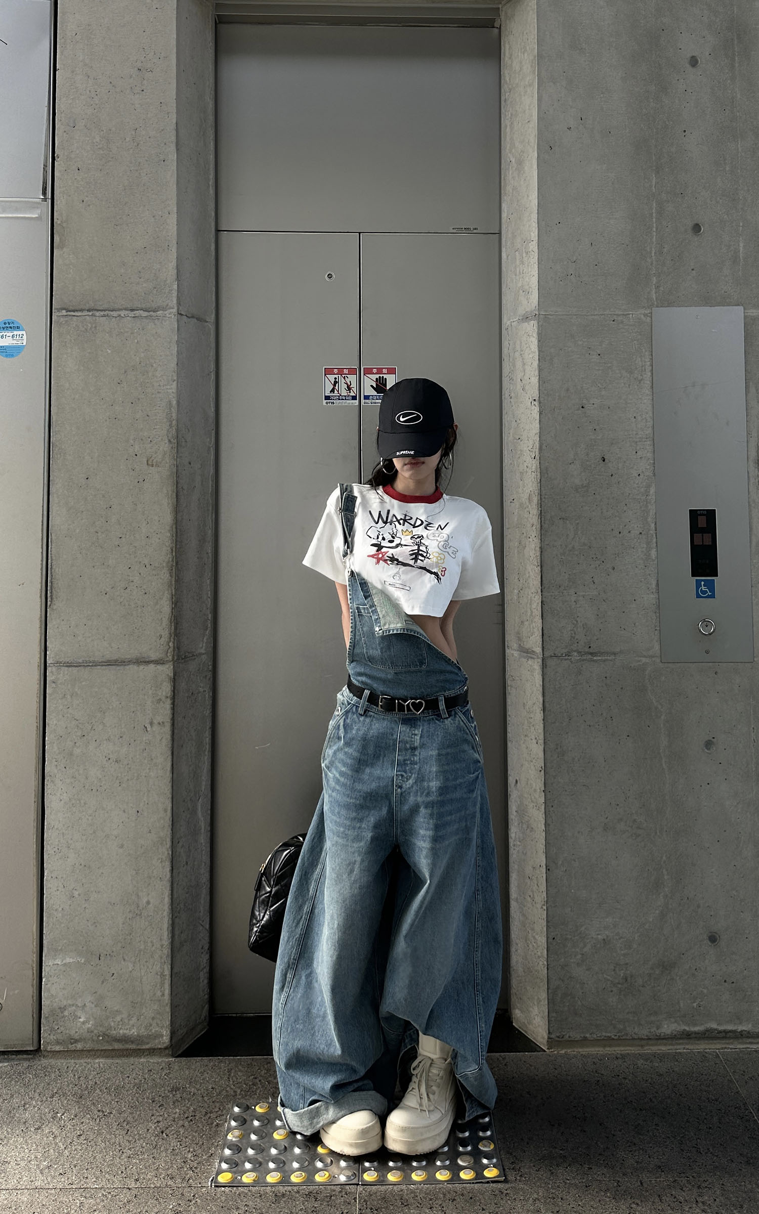 WARDEN EDGE Graffiti Puppy Graphic Cropped Tee - PINKPARKS