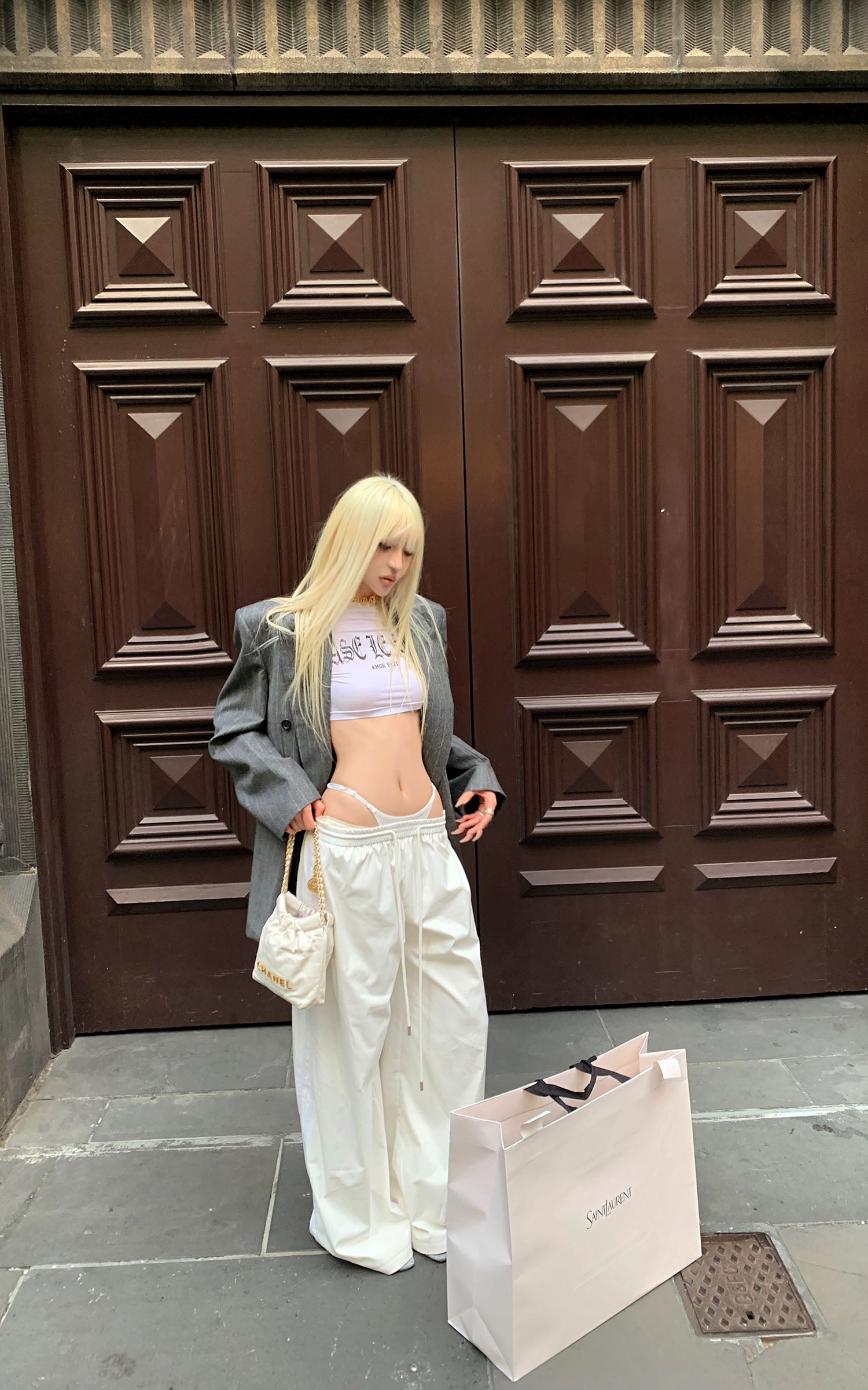 Rase le sol Gothic Print Cropped White Tee - PINKPARKS