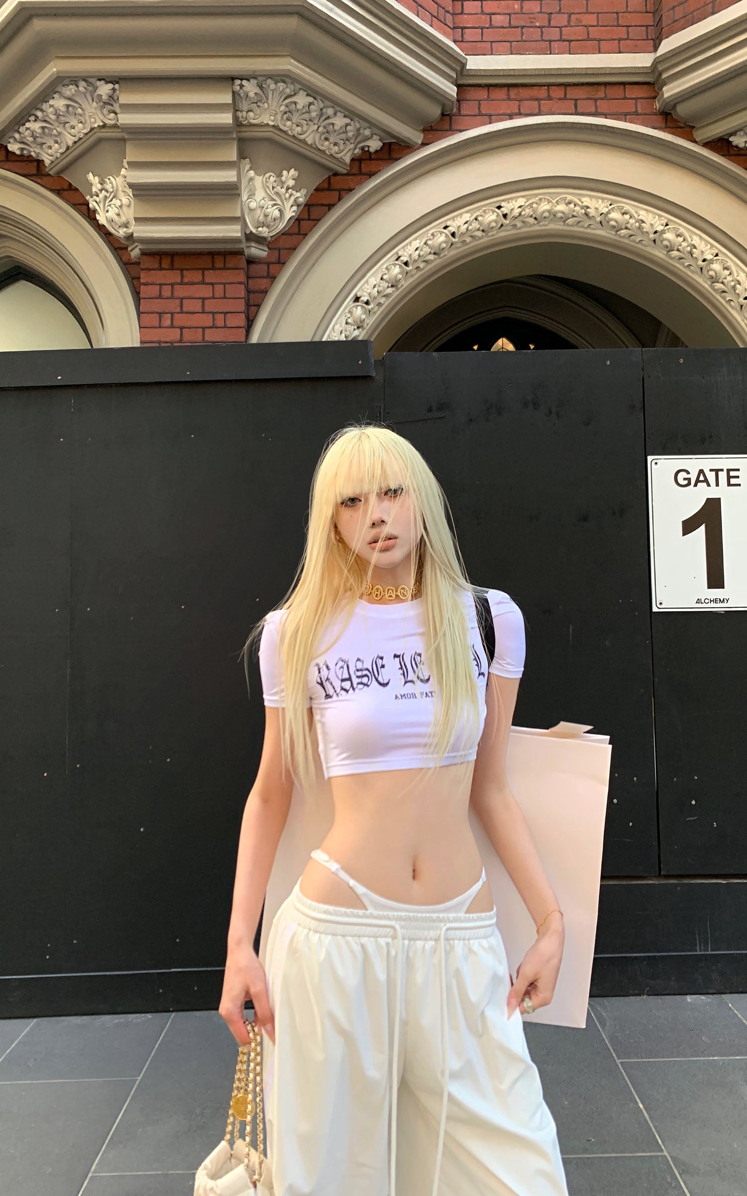 Rase le sol Gothic Print Cropped White Tee - PINKPARKS