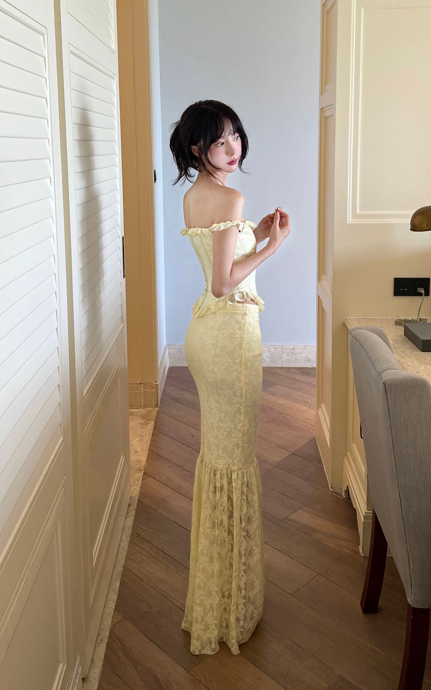 DreamyNerd Off-Shoulder Ruffled Corset and Lace Mermaid Skirt Two-Piece Set - PINKPARKS