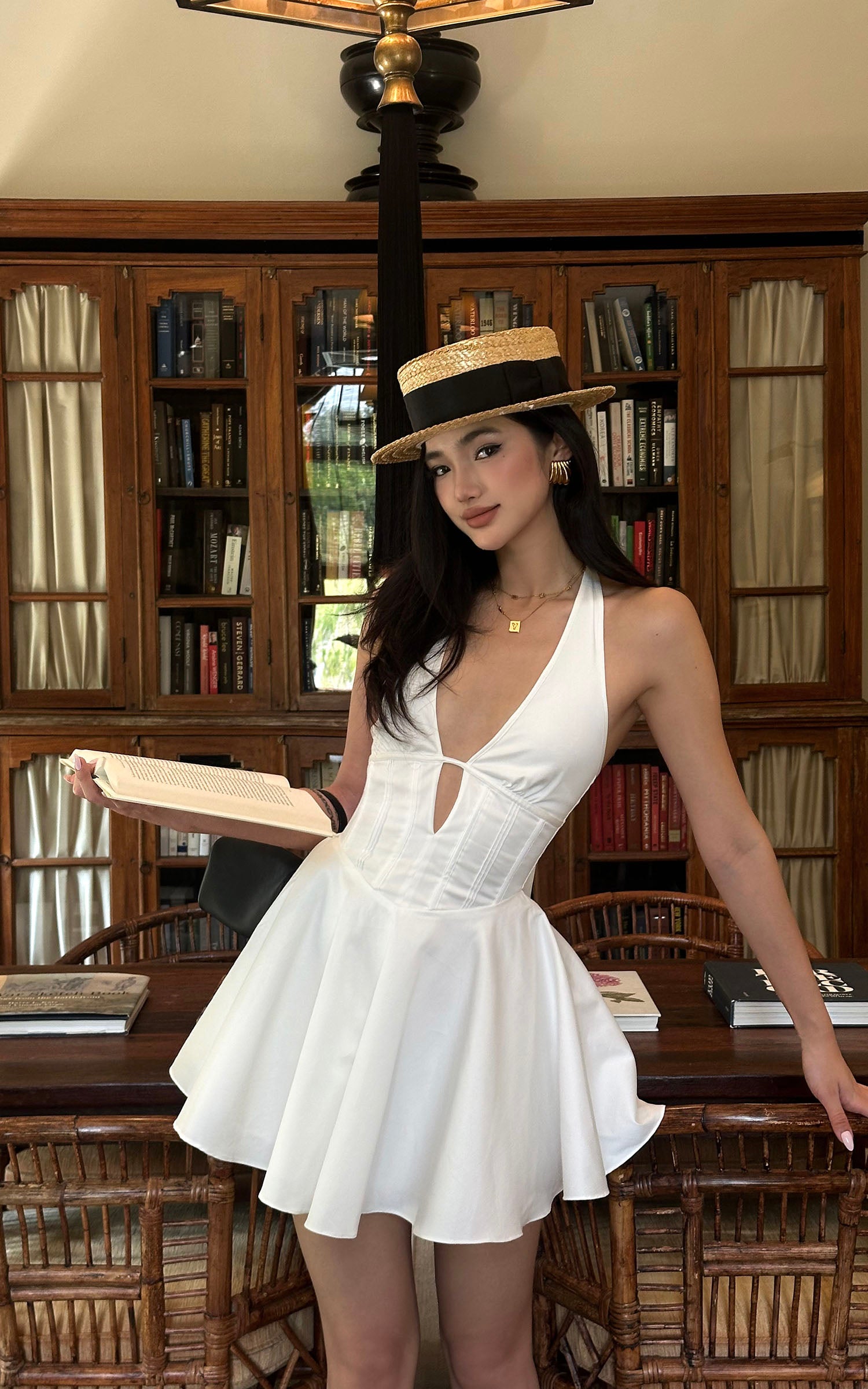 ROVENTE Deep V Halter Mini Dress with Flared Skirt S / KR 55 / JP 7 / US 2 / White ROVENTE Deep V Halter Mini Dress with Flared Skirt S / KR 55 / JP 7 / US 2 / White
