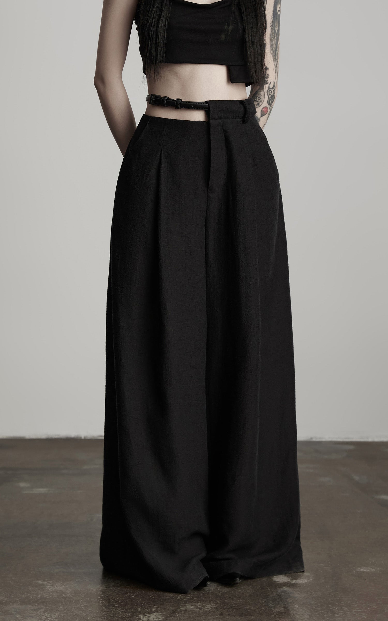 DOINDULGE Structured Wide-Leg Pants with Textured Detail and Sculpted Waistband