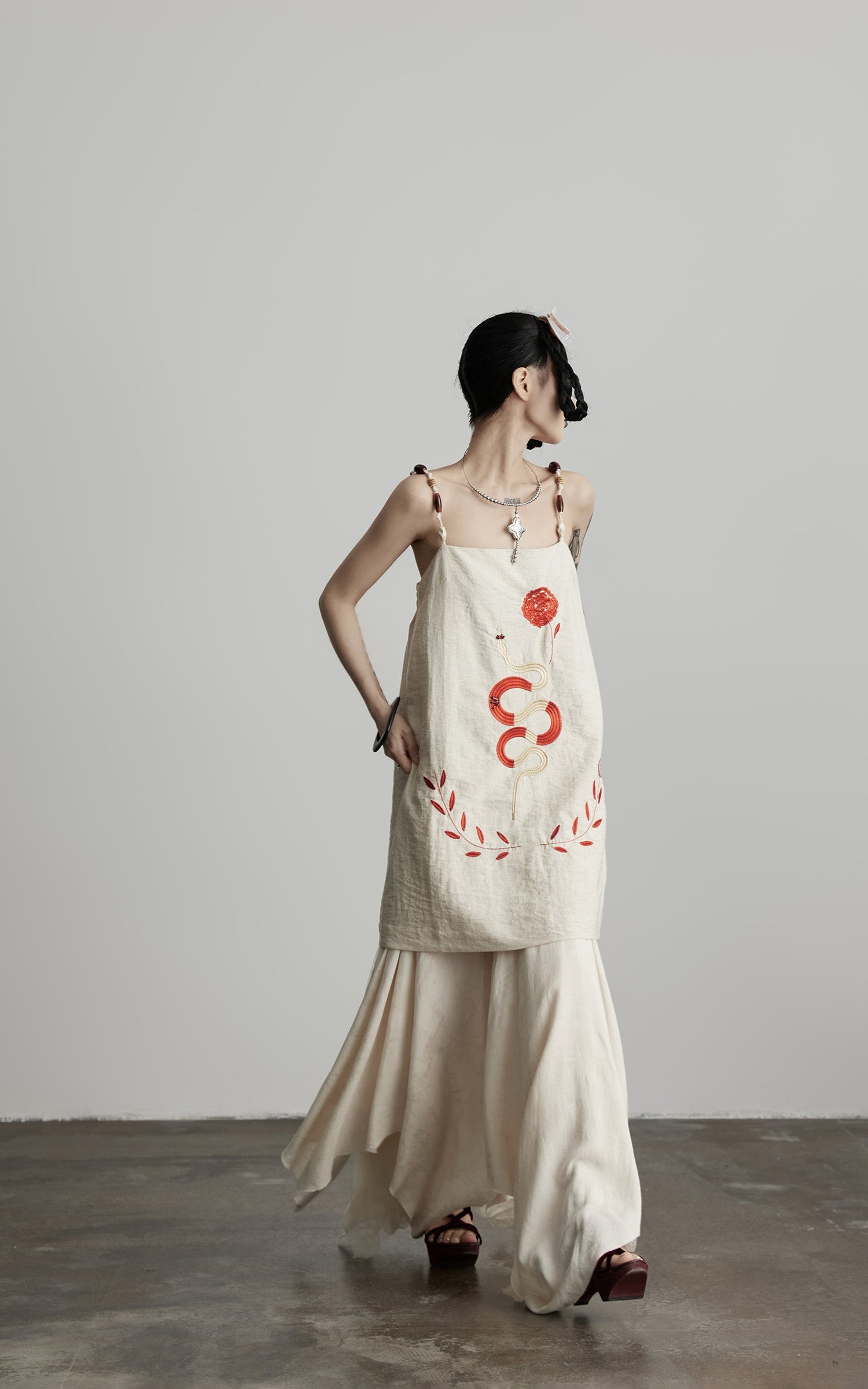 DOINDULGE Embroidered Snake and Flower Layered Linen Dress