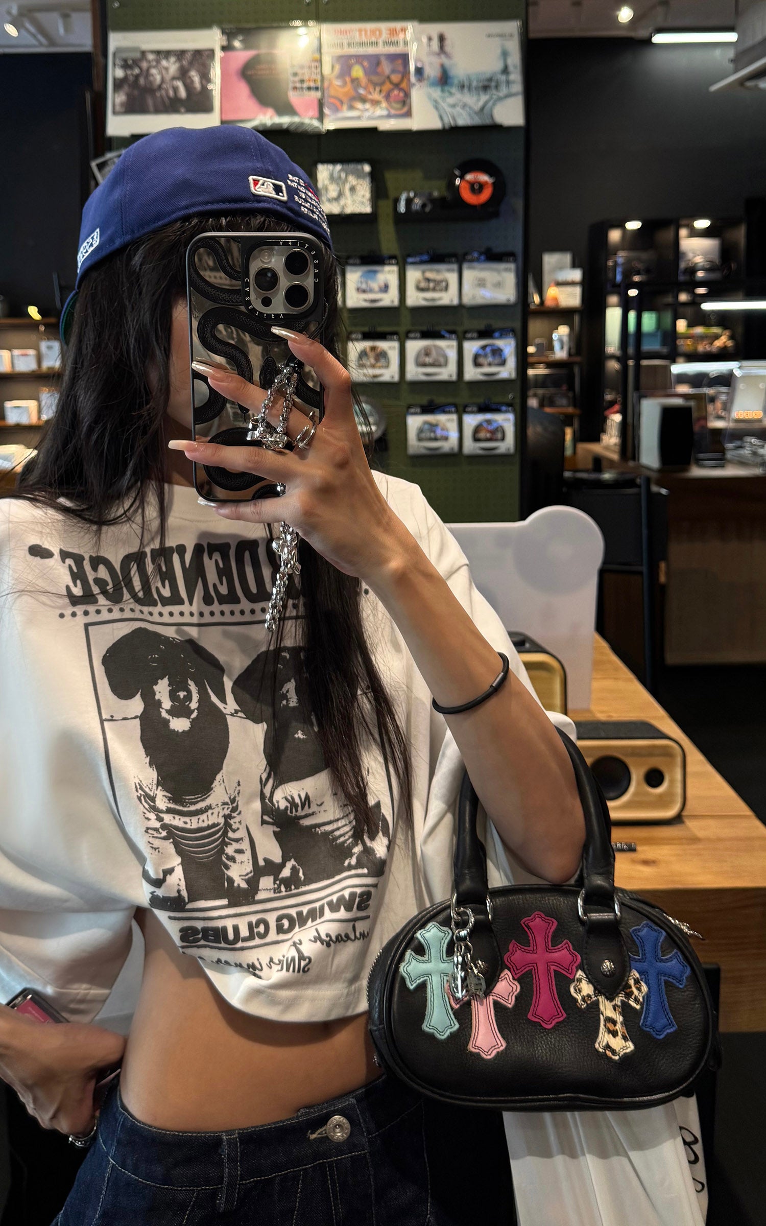 WARDEN EDGE Cropped Dog Graphic Tee with Vintage Street Edge - PINKPARKS