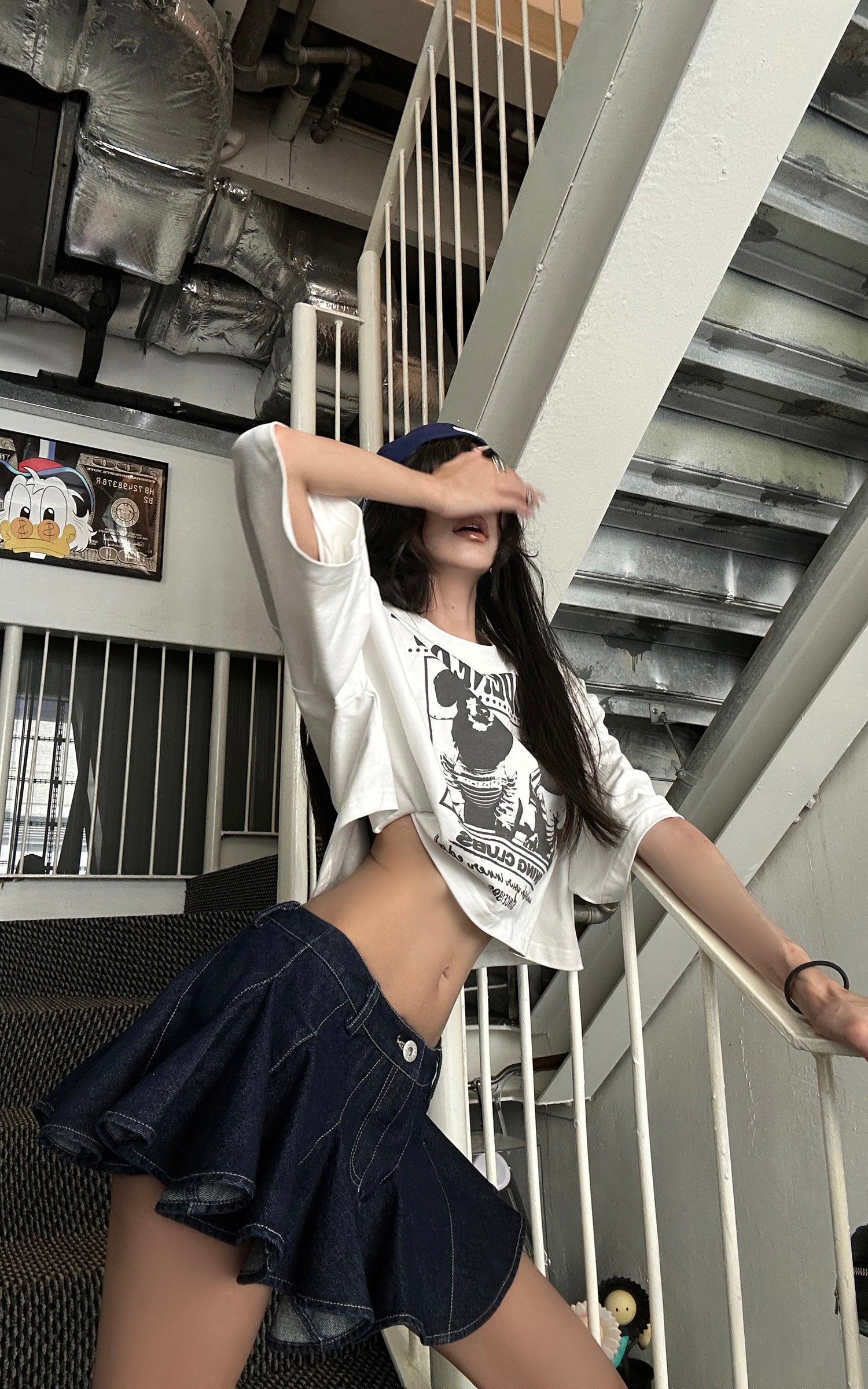 WARDEN EDGE Cropped Dog Graphic Tee with Vintage Street Edge - PINKPARKS