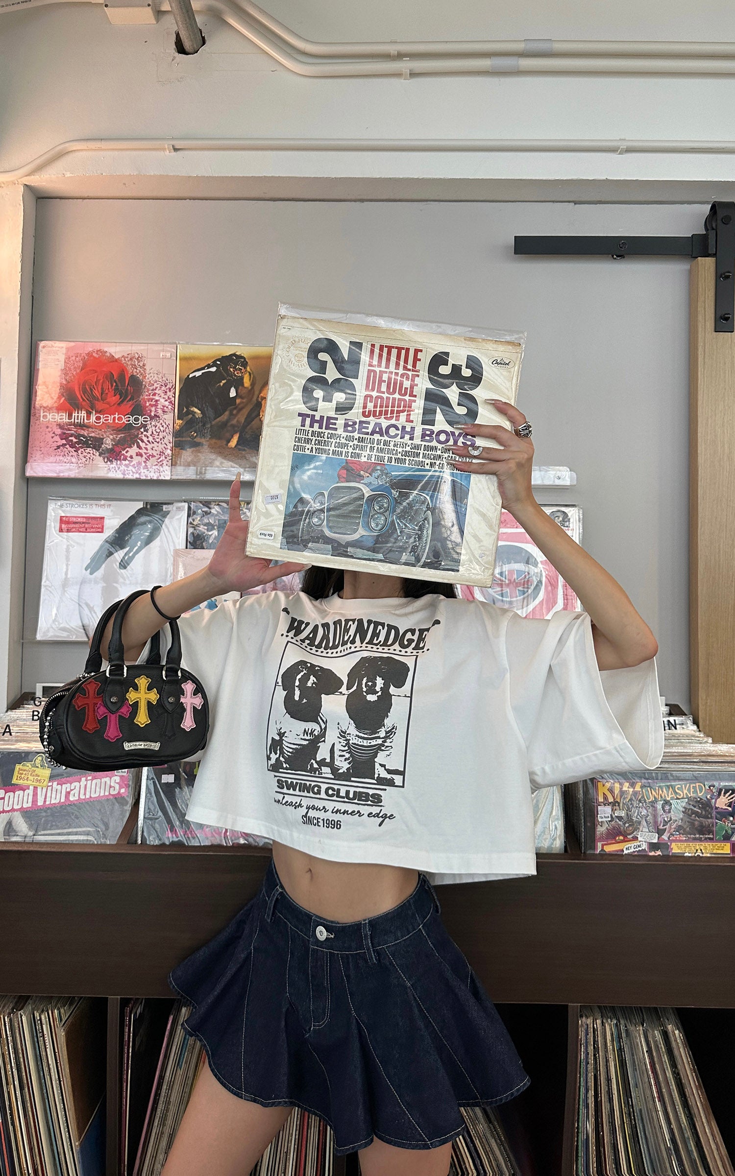 WARDEN EDGE Cropped Dog Graphic Tee with Vintage Street Edge - PINKPARKS