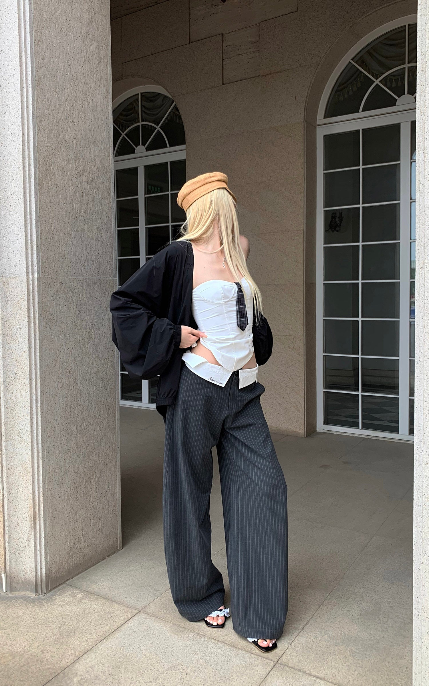 Rase le sol Deconstructed Collar Pinstripe Wide-Leg Trousers - PINKPARKS