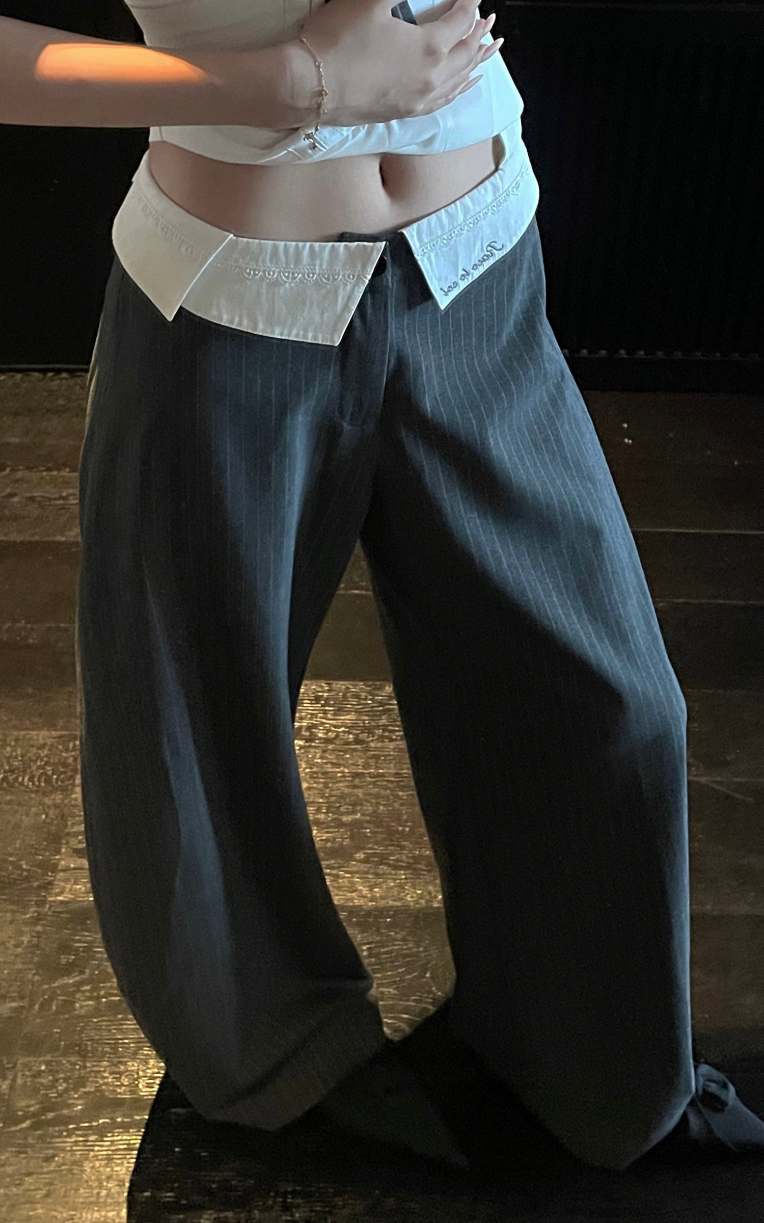 Rase le sol Deconstructed Collar Pinstripe Wide-Leg Trousers - PINKPARKS