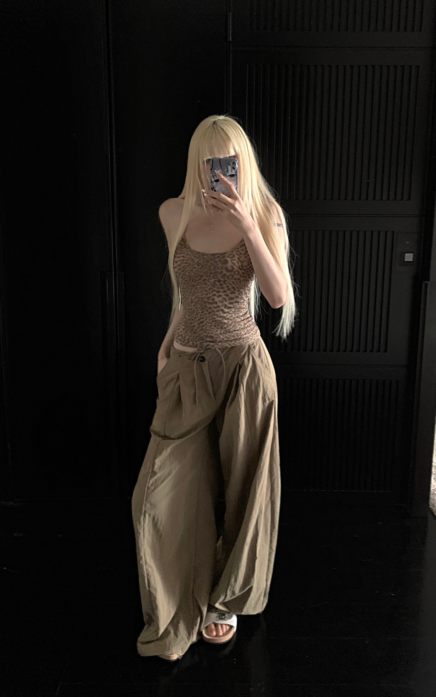 Rase le sol Wide-Leg High Waist Fluid Pants with Drawstring Detail ...