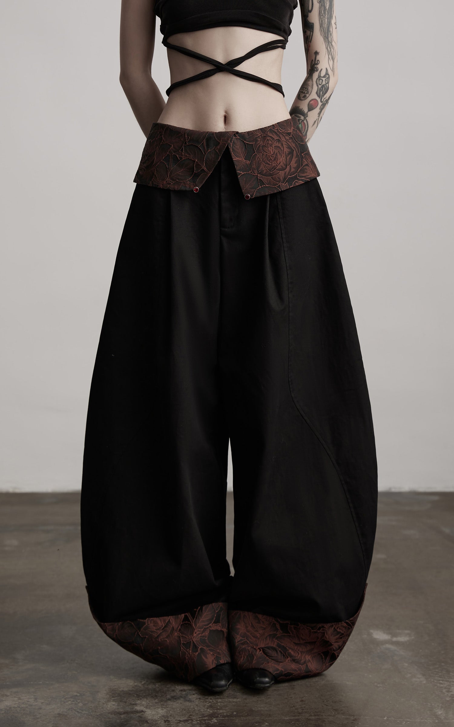 DOINDULGE Wide-Legged High-Waisted Pants with Leaf-Pattern Detail