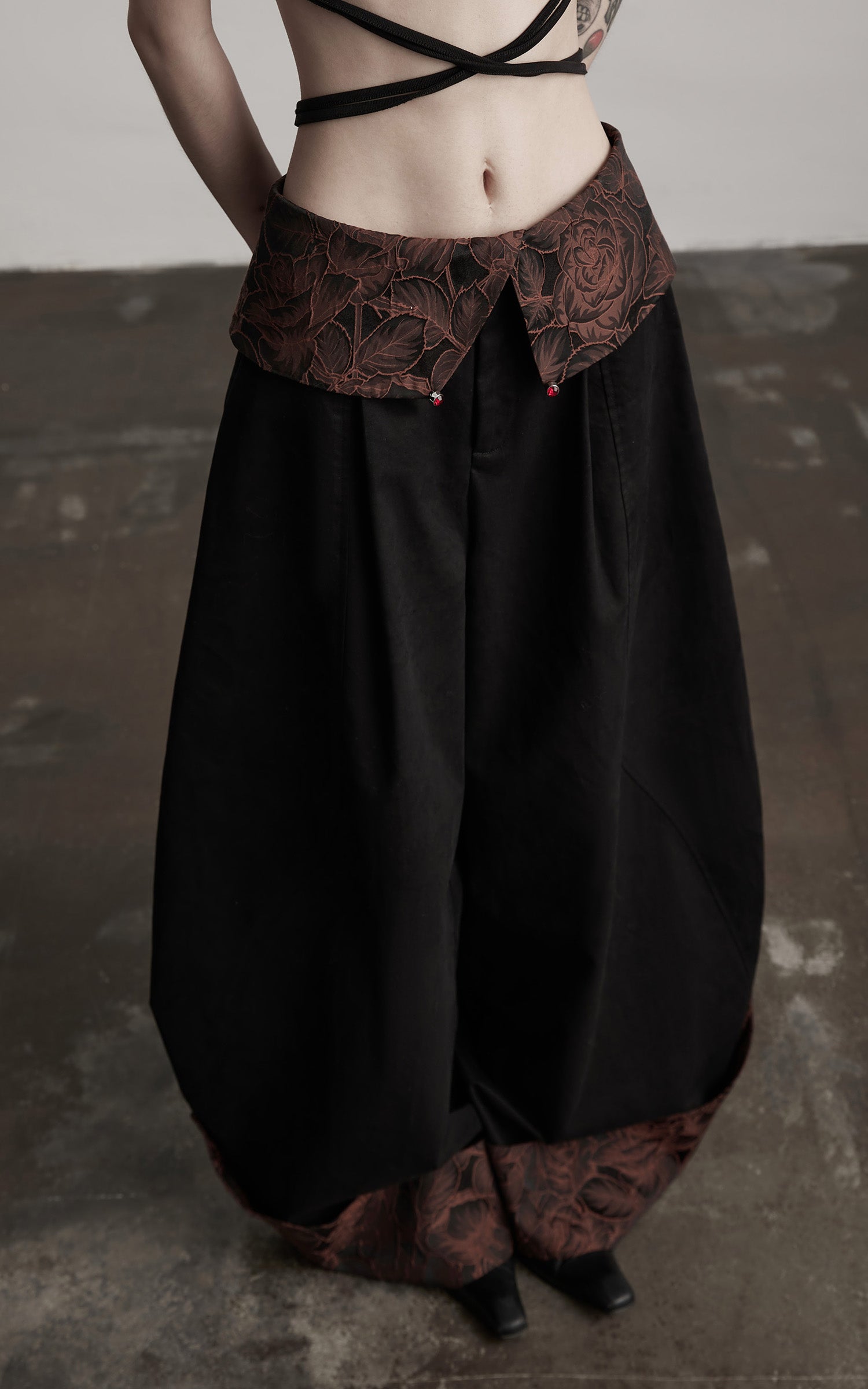 DOINDULGE Wide-Legged High-Waisted Pants with Leaf-Pattern Detail