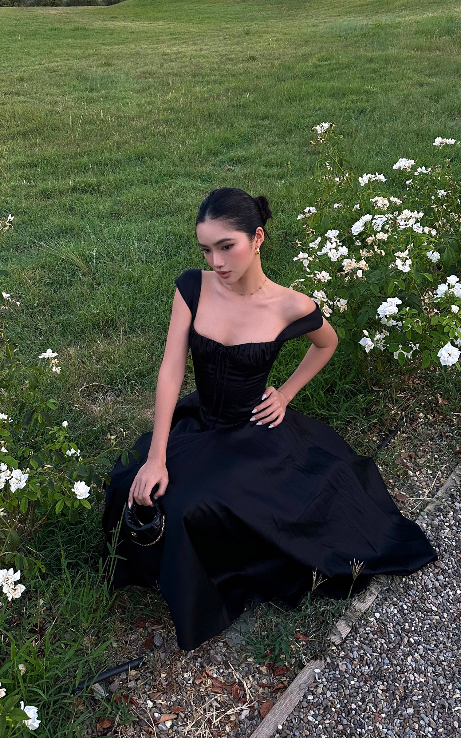 ROVENTE Off-Shoulder Satin Corset Midi Dress with Flared Skirt