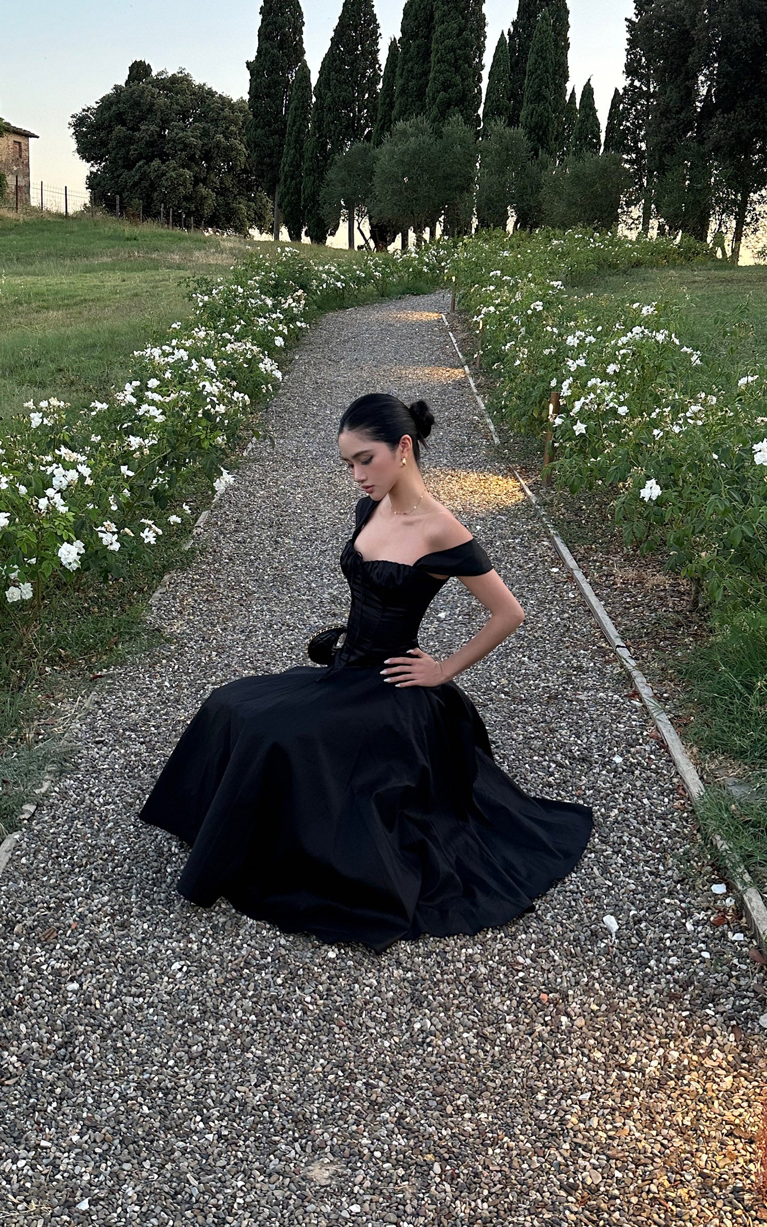 ROVENTE Off-Shoulder Satin Corset Midi Dress with Flared Skirt