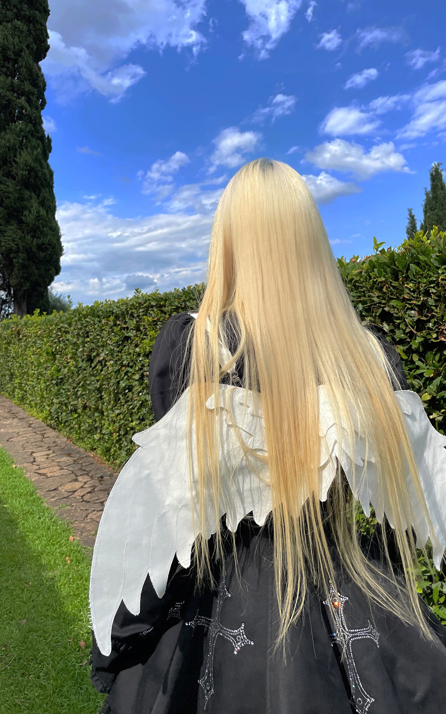 Rase le sol Sculptural Angel Wing Convertible Backpack &amp; Crossbody