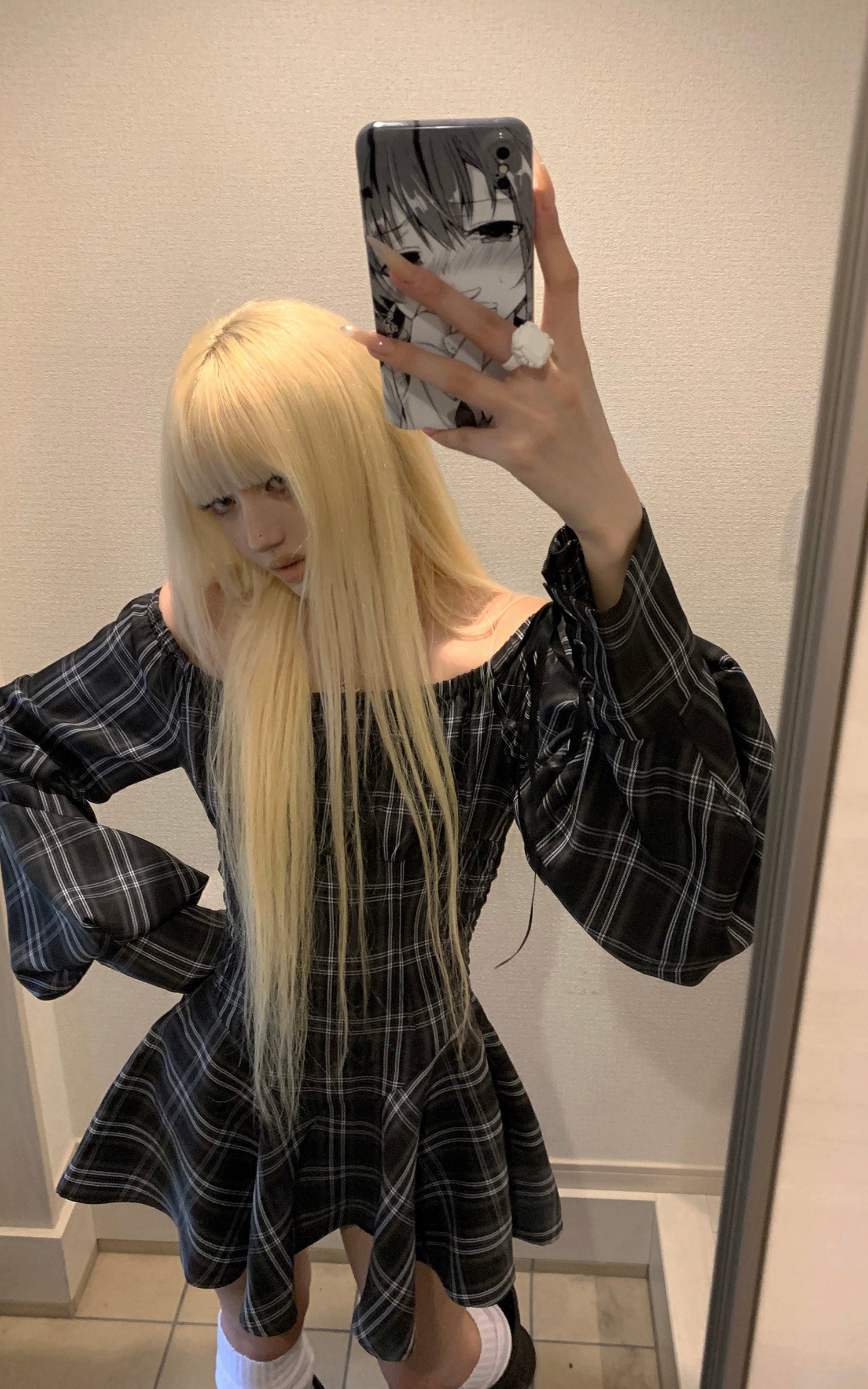 Robe corset à carreaux avec manches bouffantes et taille cintrée