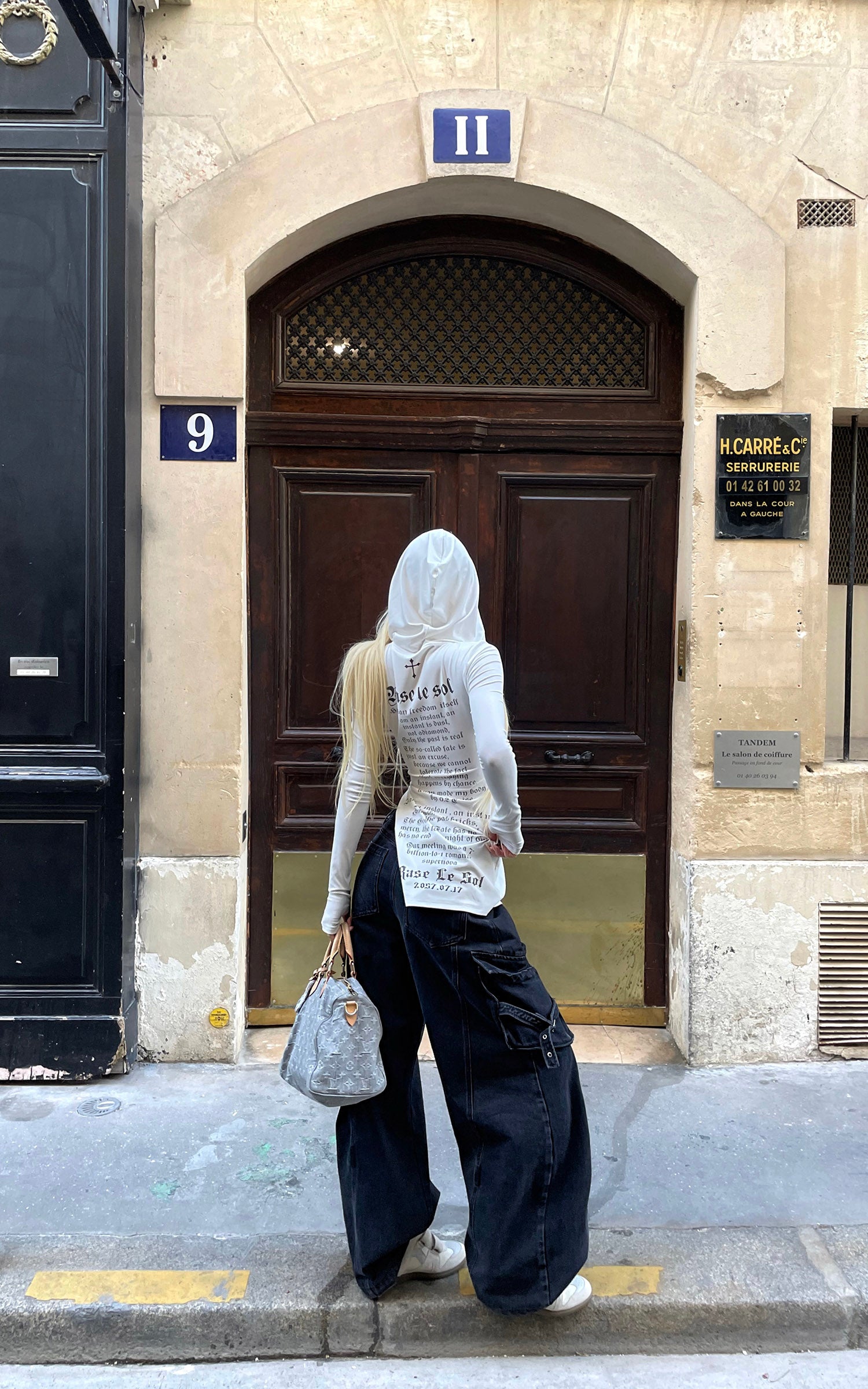 Rase le sol Printed Fitted Hoodie with Slit Hem