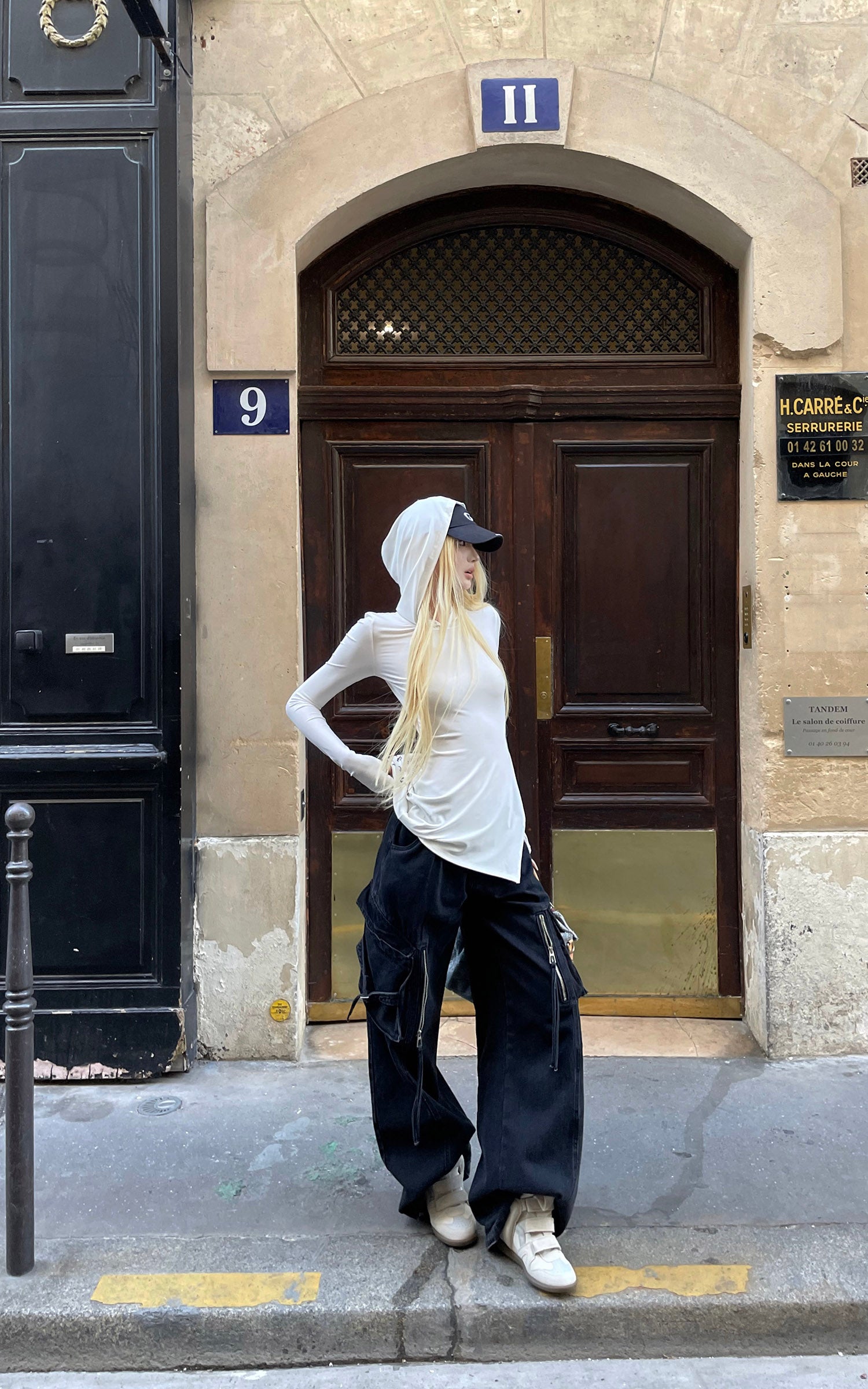 Rase le sol Printed Fitted Hoodie with Slit Hem