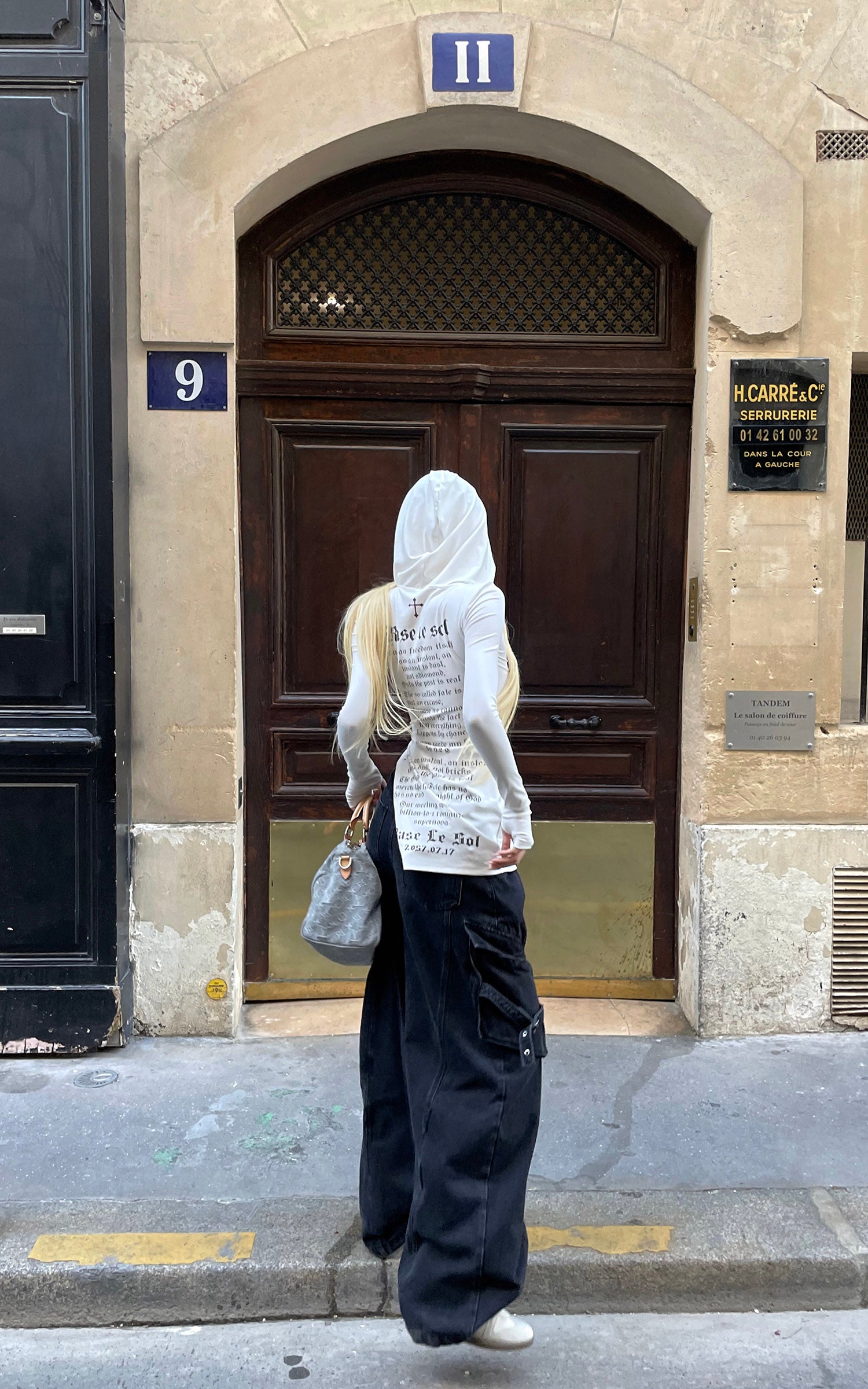 Rase le sol Printed Fitted Hoodie with Slit Hem