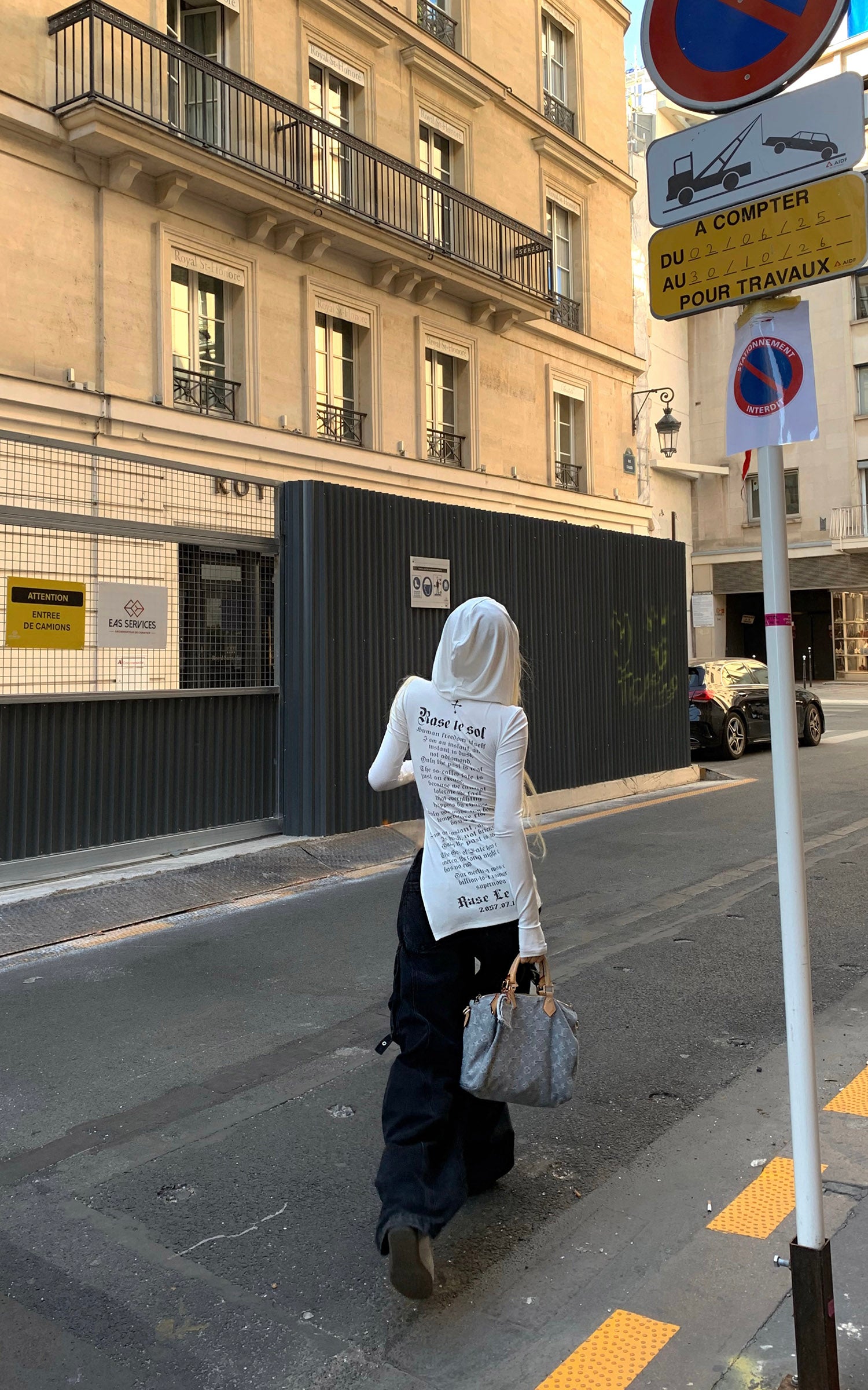 Rase le sol Printed Fitted Hoodie with Slit Hem