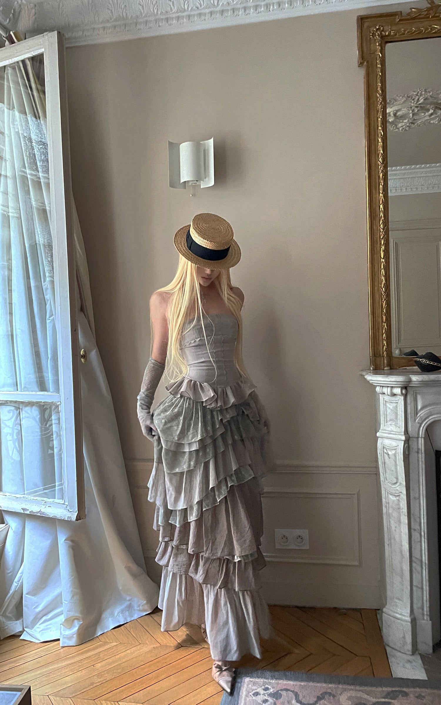 Rase le sol Tiered Lace-Panel Bustier Dress with Sheer Gloves
