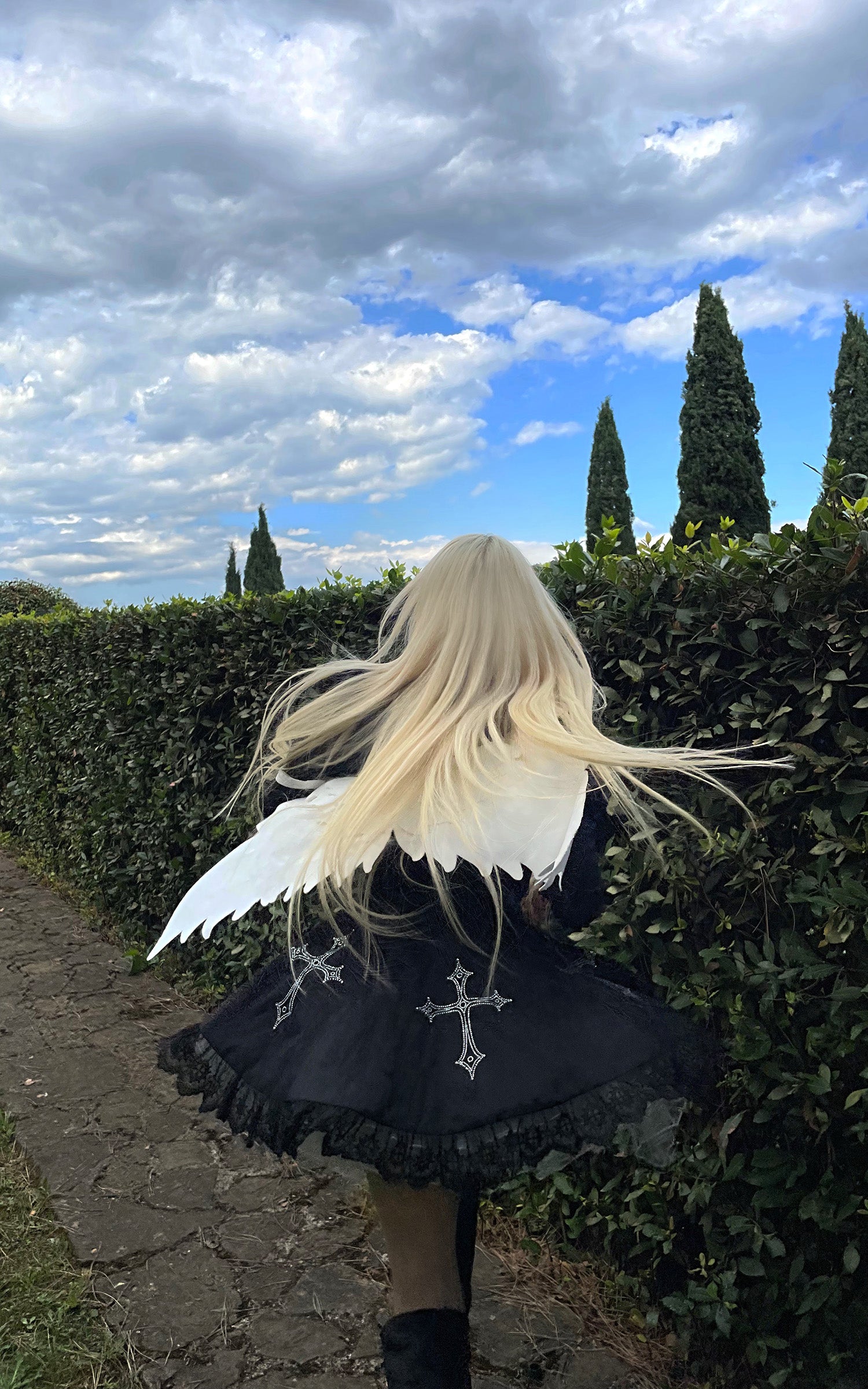 Rase le sol Sculptural Angel Wing Convertible Backpack &amp; Crossbody