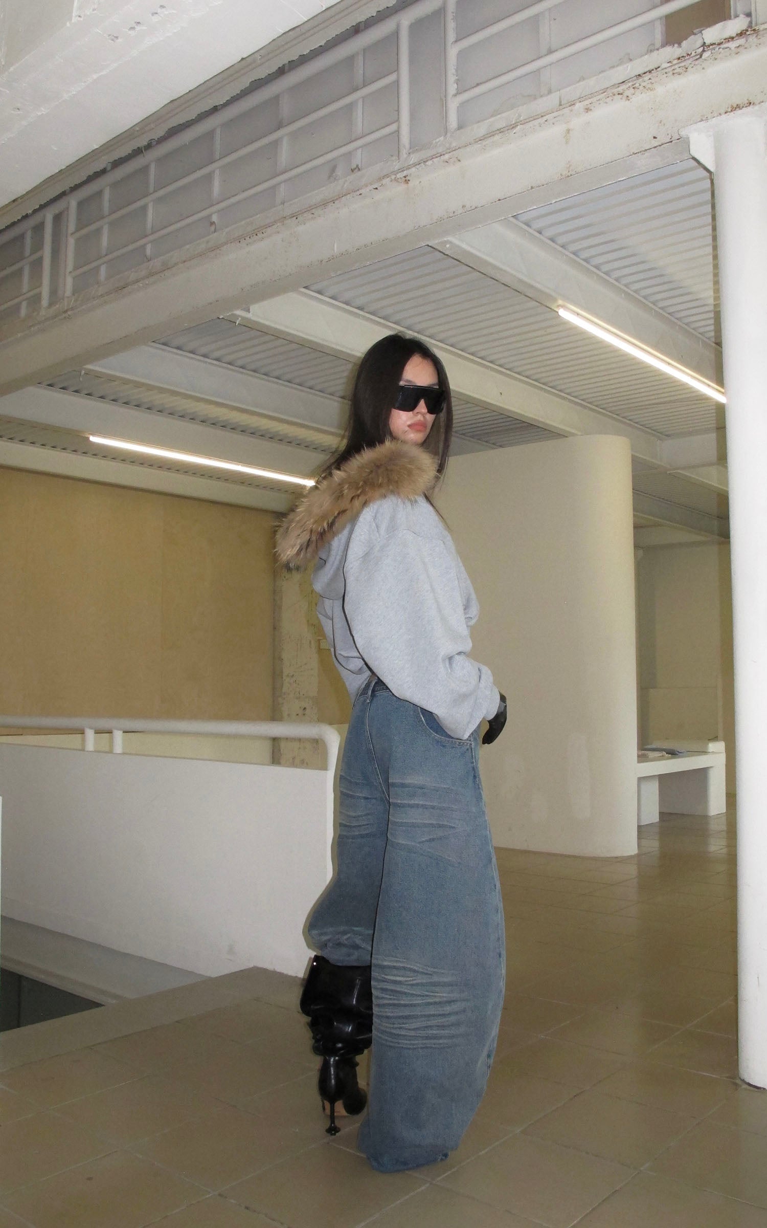 0122stepll Curved Wide-Leg Dragging Jeans