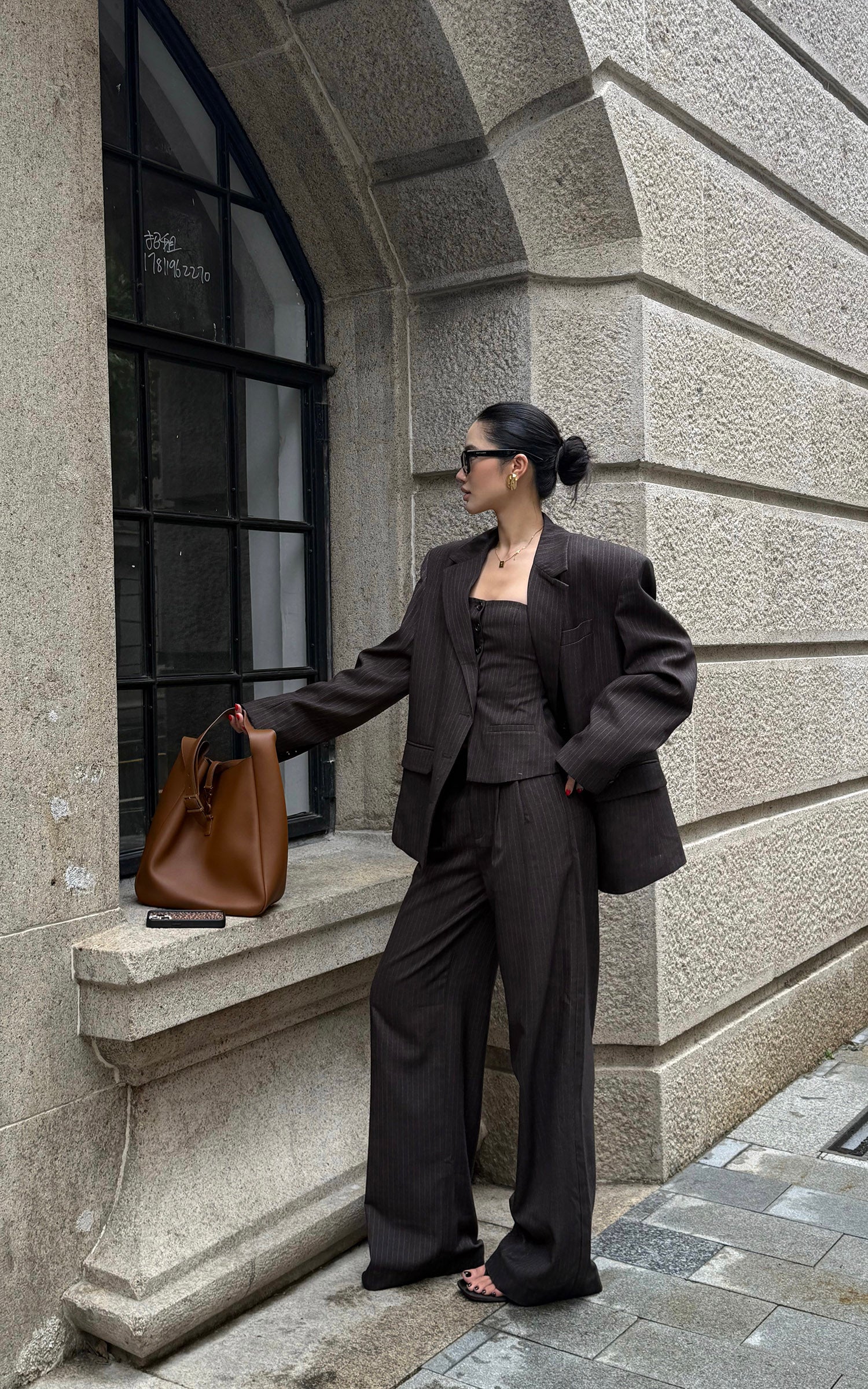 ROVENTE Pinstripe Wide-Leg Trousers with Pleated Front and Tailored Waist