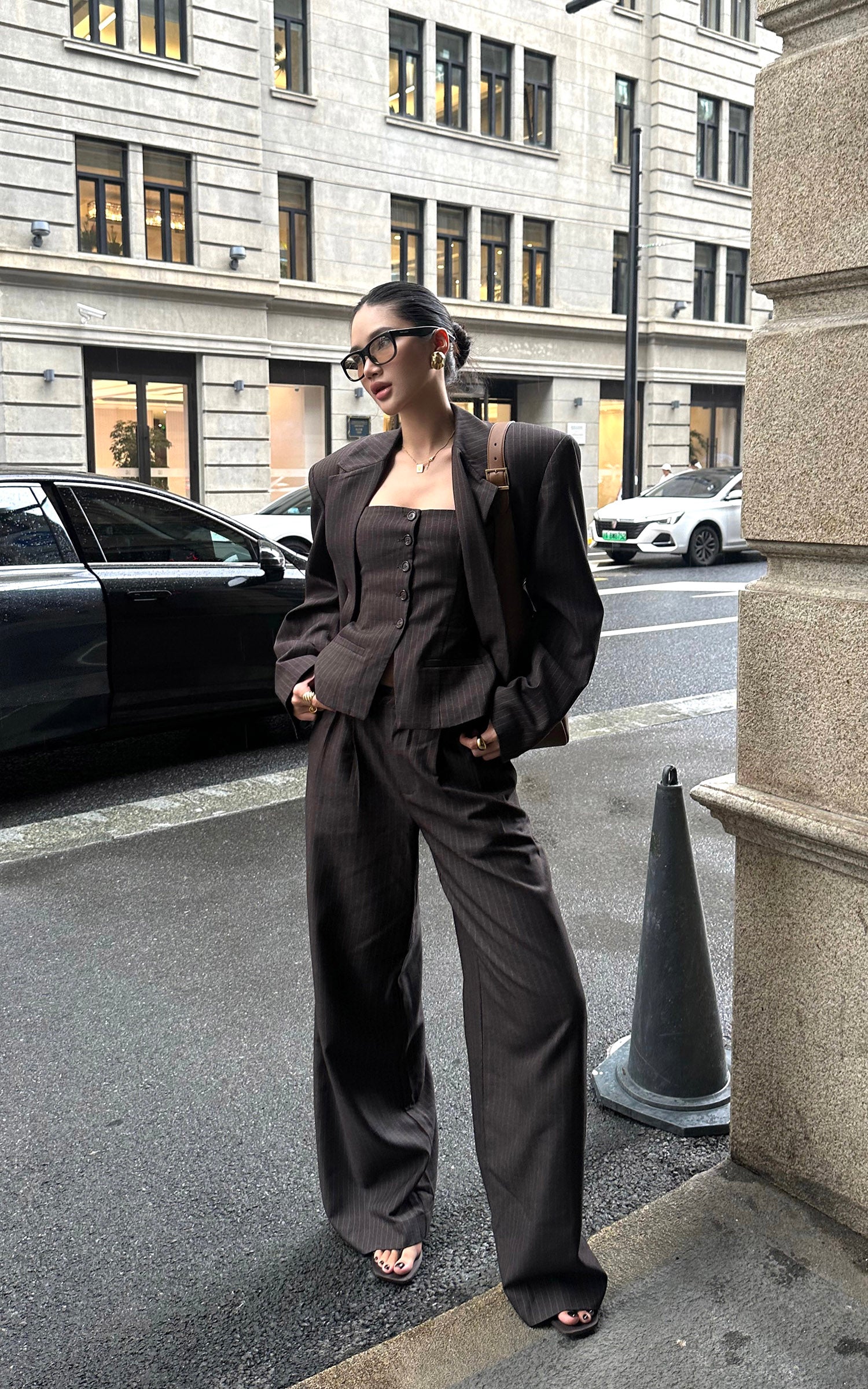 ROVENTE Pinstripe Wide-Leg Trousers with Pleated Front and Tailored Waist