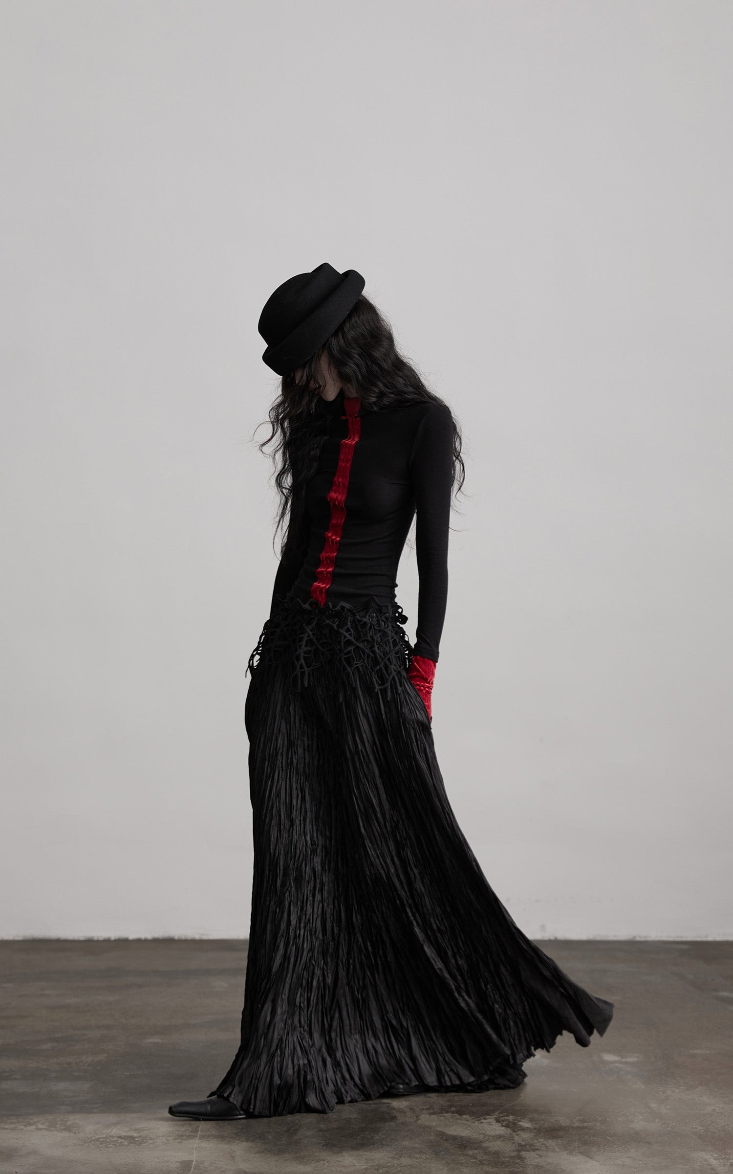 DOINDULGE Contrast Velvet Panel Long Sleeve T-Shirt