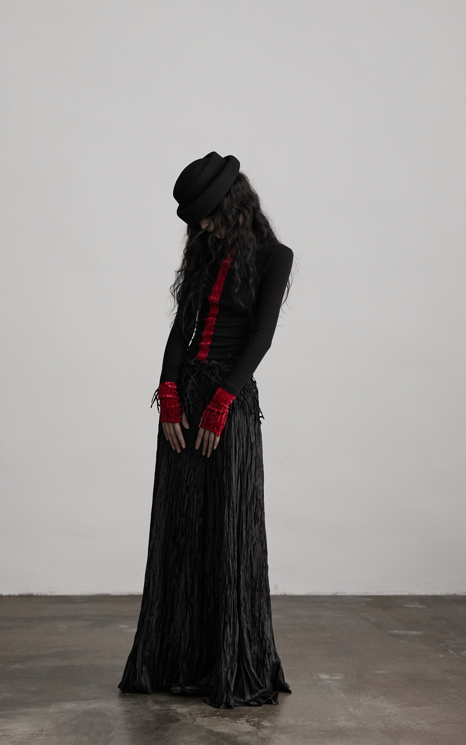 DOINDULGE Contrast Velvet Panel Long Sleeve T-Shirt