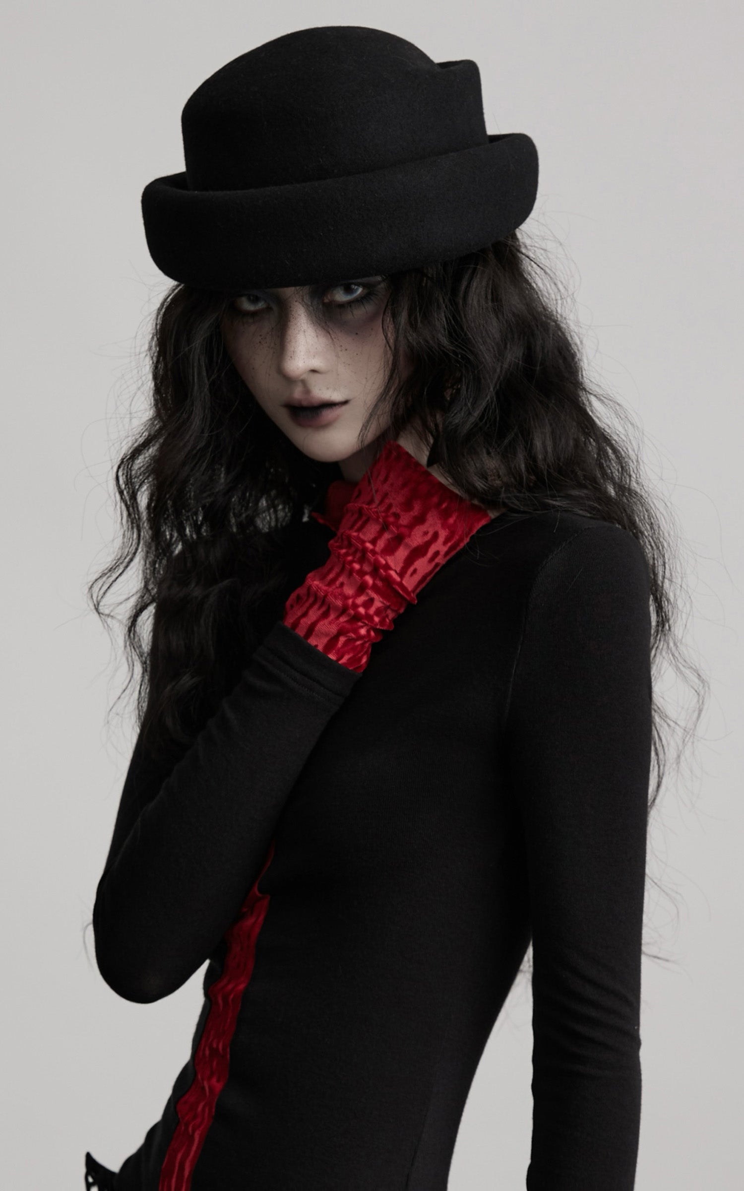 DOINDULGE Contrast Velvet Panel Long Sleeve T-Shirt