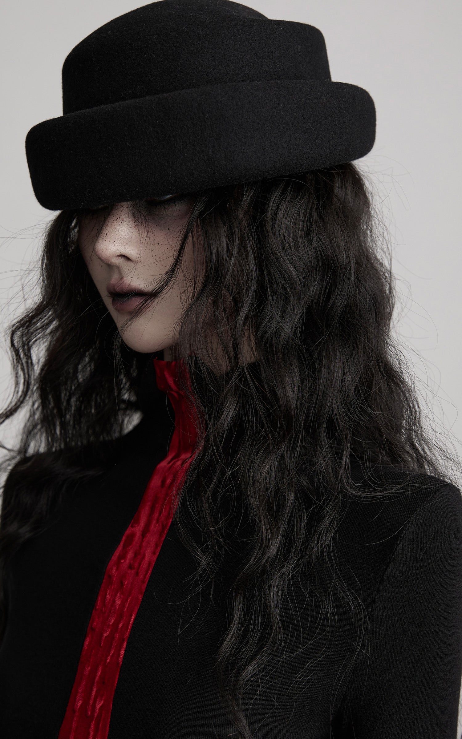 DOINDULGE Contrast Velvet Panel Long Sleeve T-Shirt