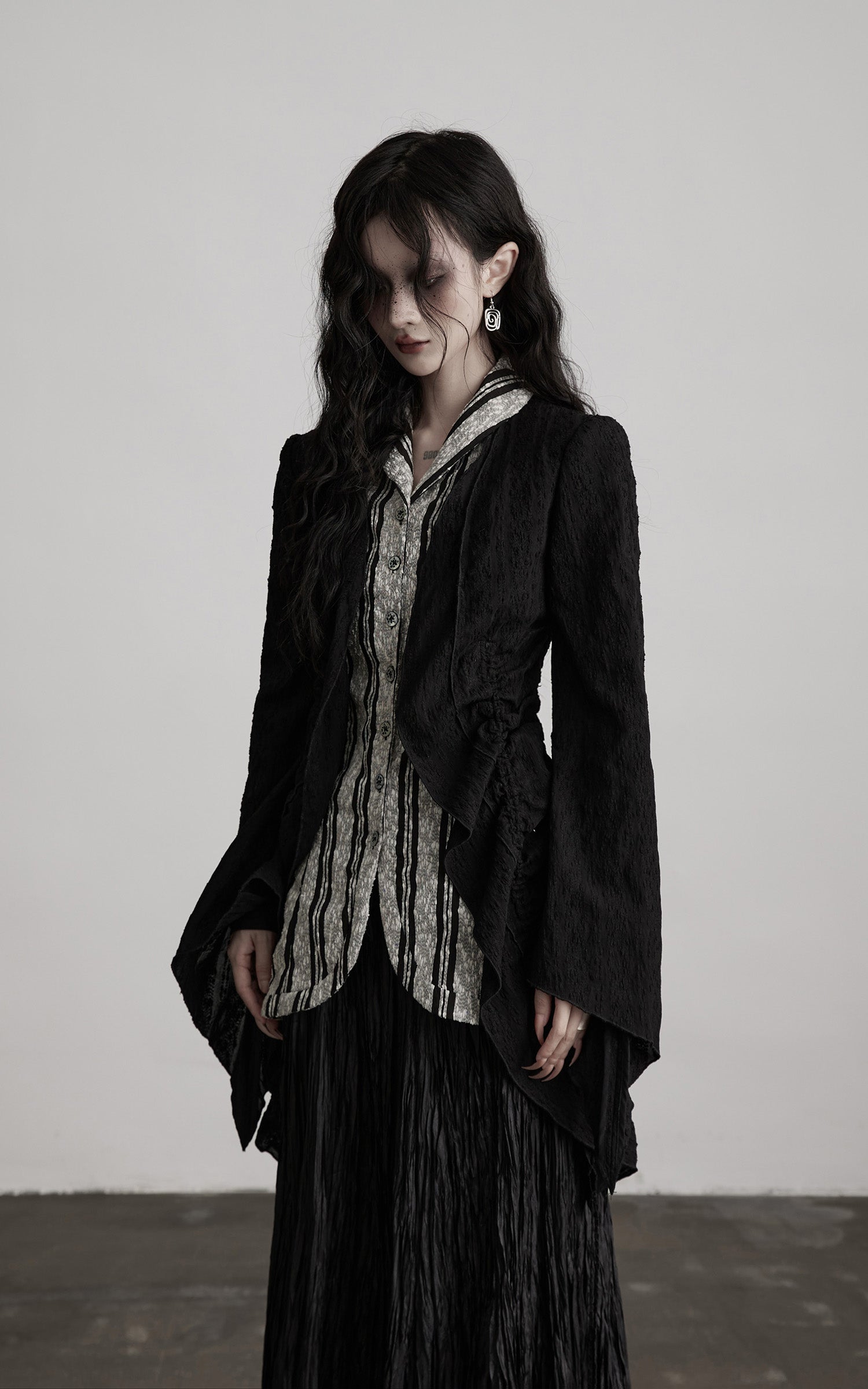 DOINDULGE Textured Striped Collar Shirt