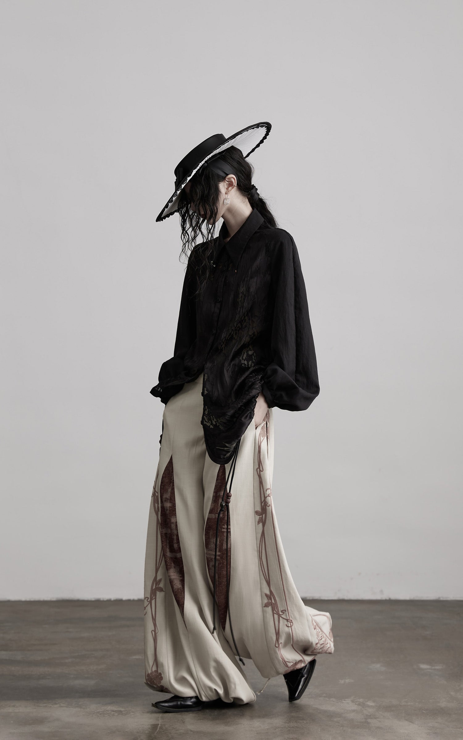 DOINDULGE Textured Jacquard Shirt with High Collar and Ruched Hem