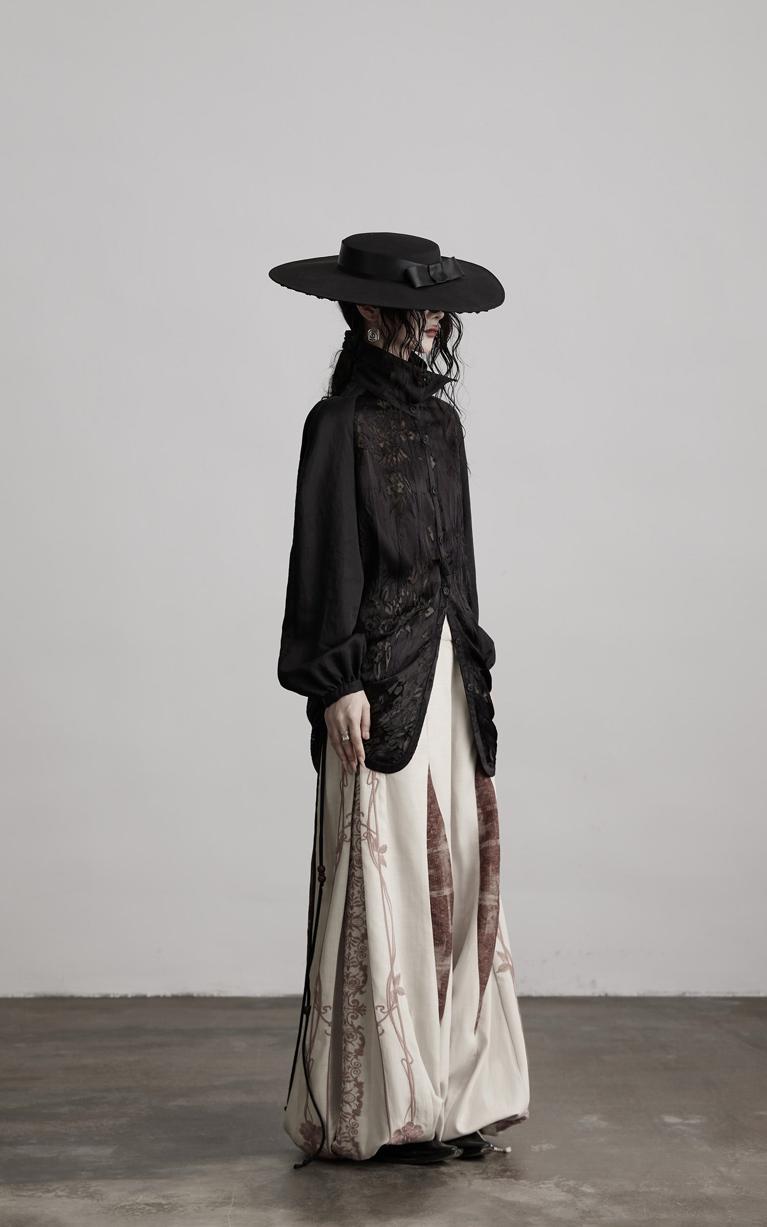 DOINDULGE Textured Jacquard Shirt with High Collar and Ruched Hem