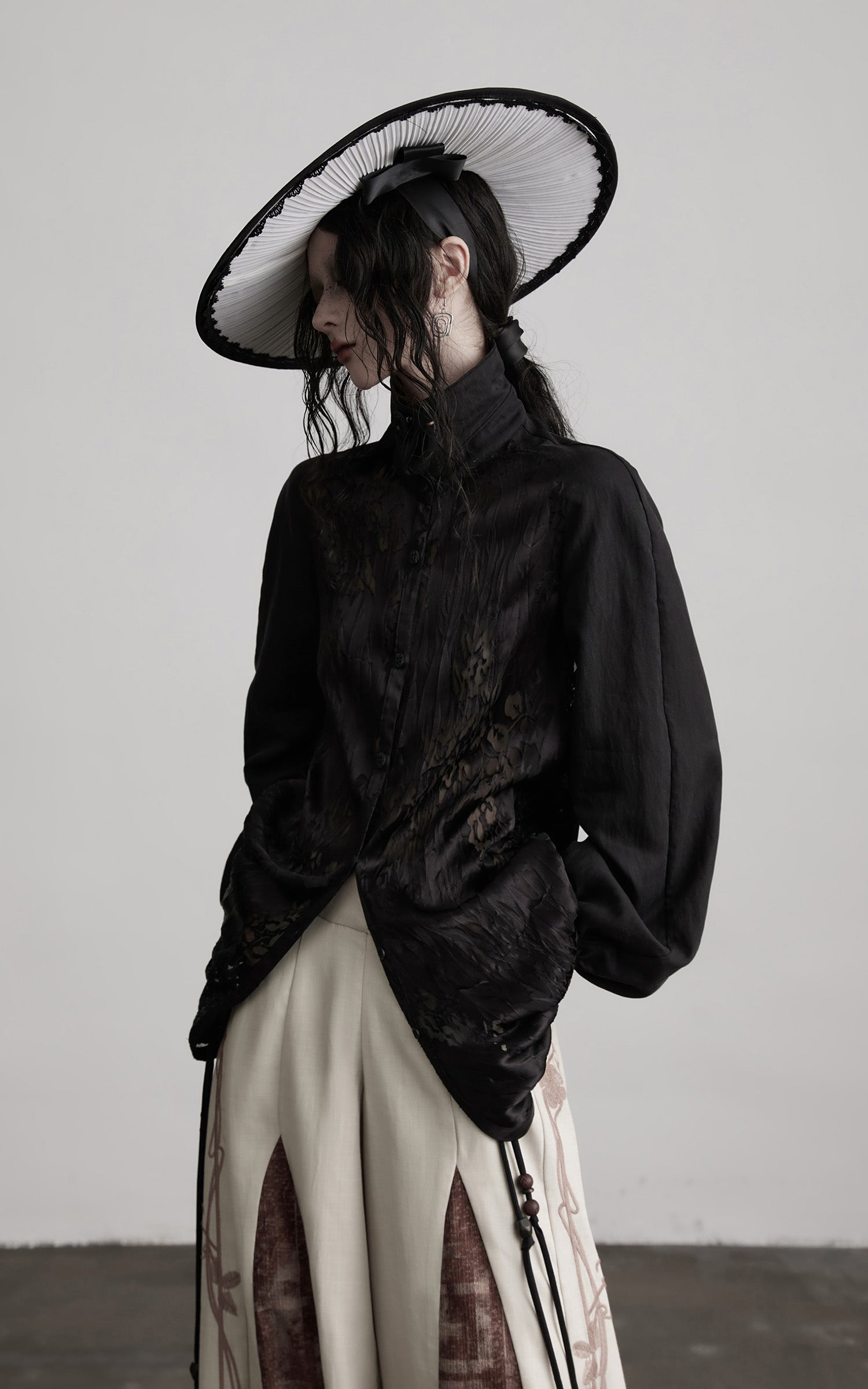 DOINDULGE Textured Jacquard Shirt with High Collar and Ruched Hem