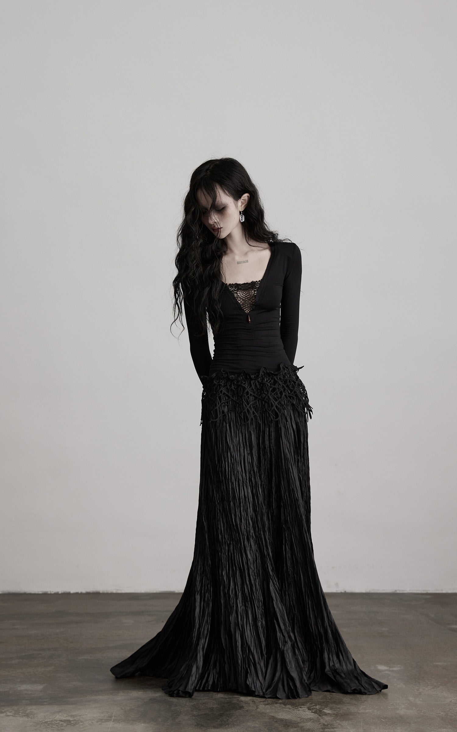 DOINDULGE Deep V Lace Detail Long Sleeve T-Shirt