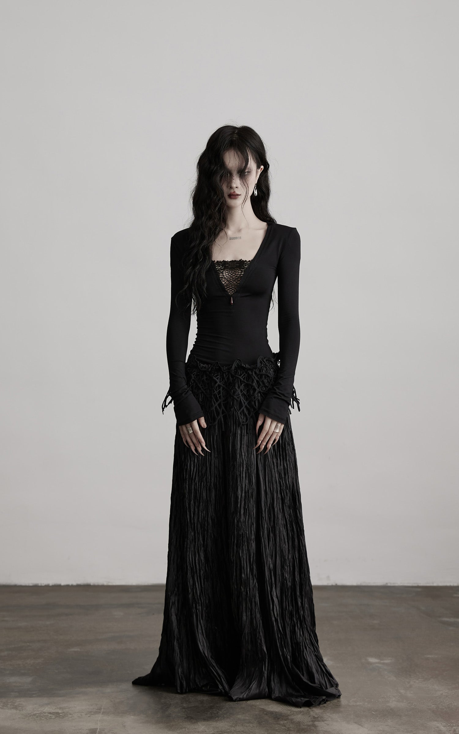 DOINDULGE Deep V Lace Detail Long Sleeve T-Shirt