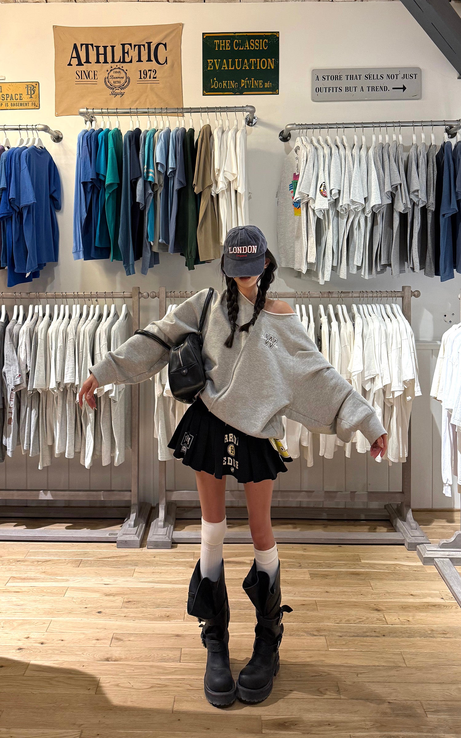 WARDEN EDGE Oversized Grey Sweatshirt with Embroidered W Logo
