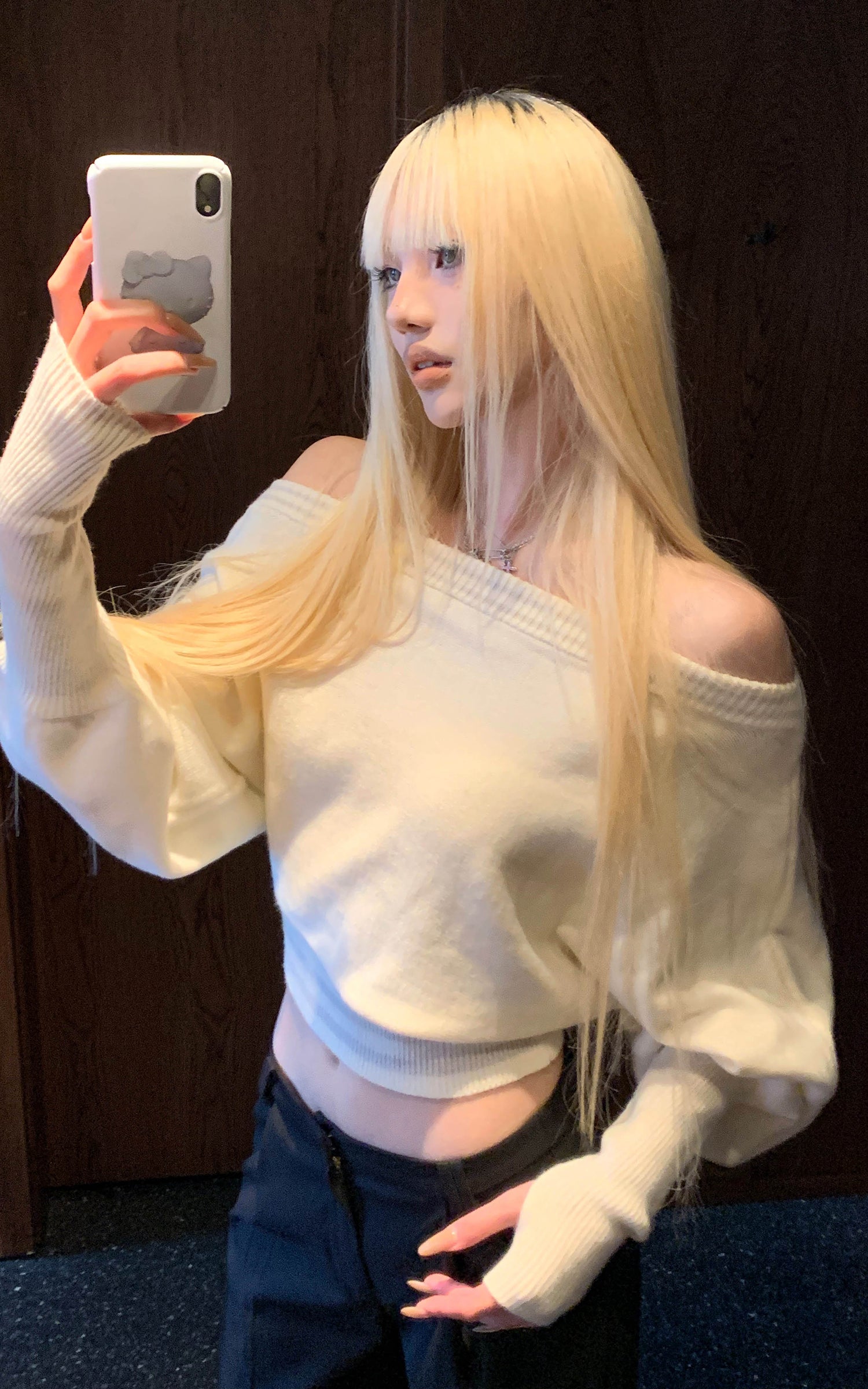 Rase le sol Off-Shoulder Knit Cropped Sweater