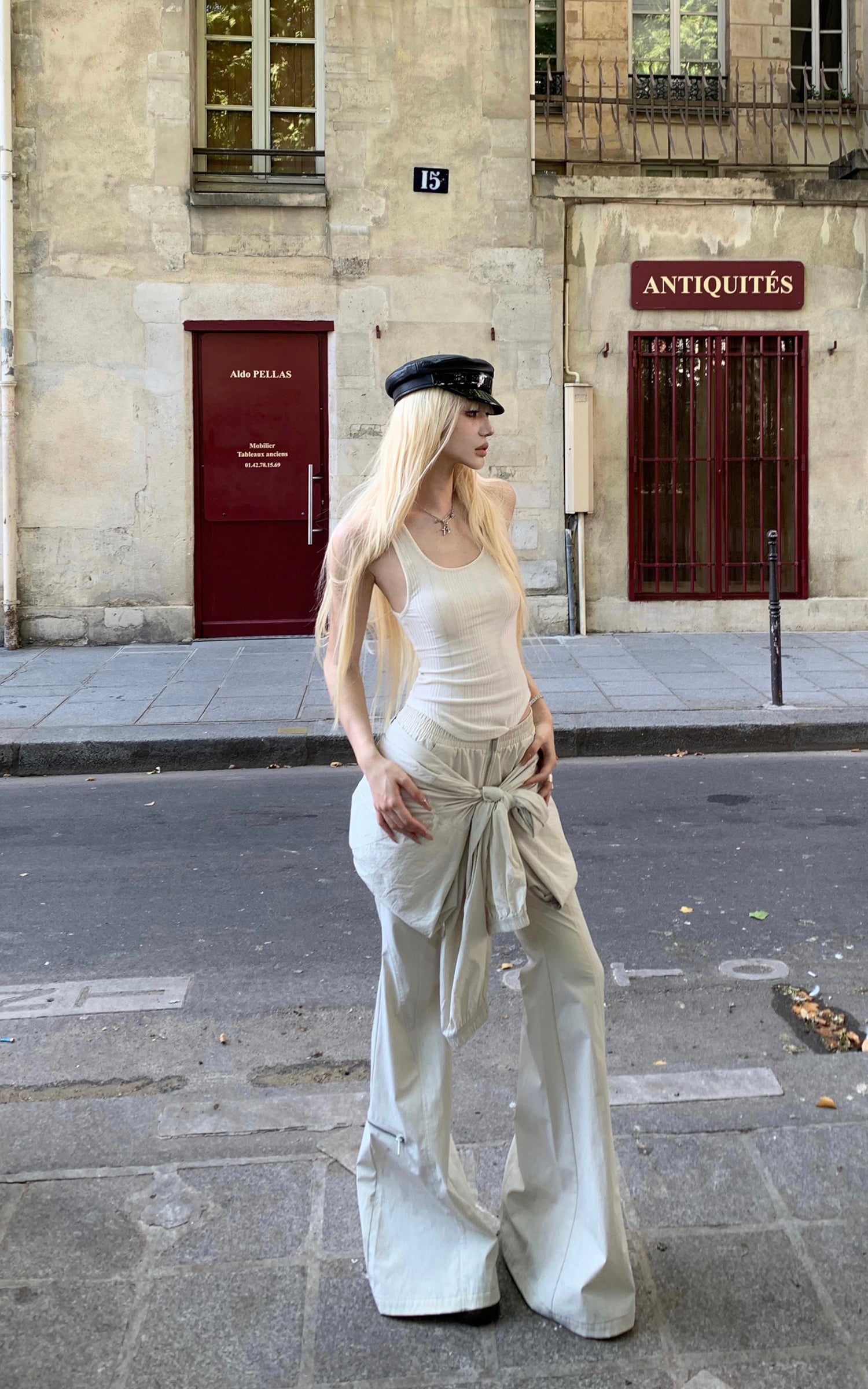 Rase le sol Ribbed Embroidered Tank Top