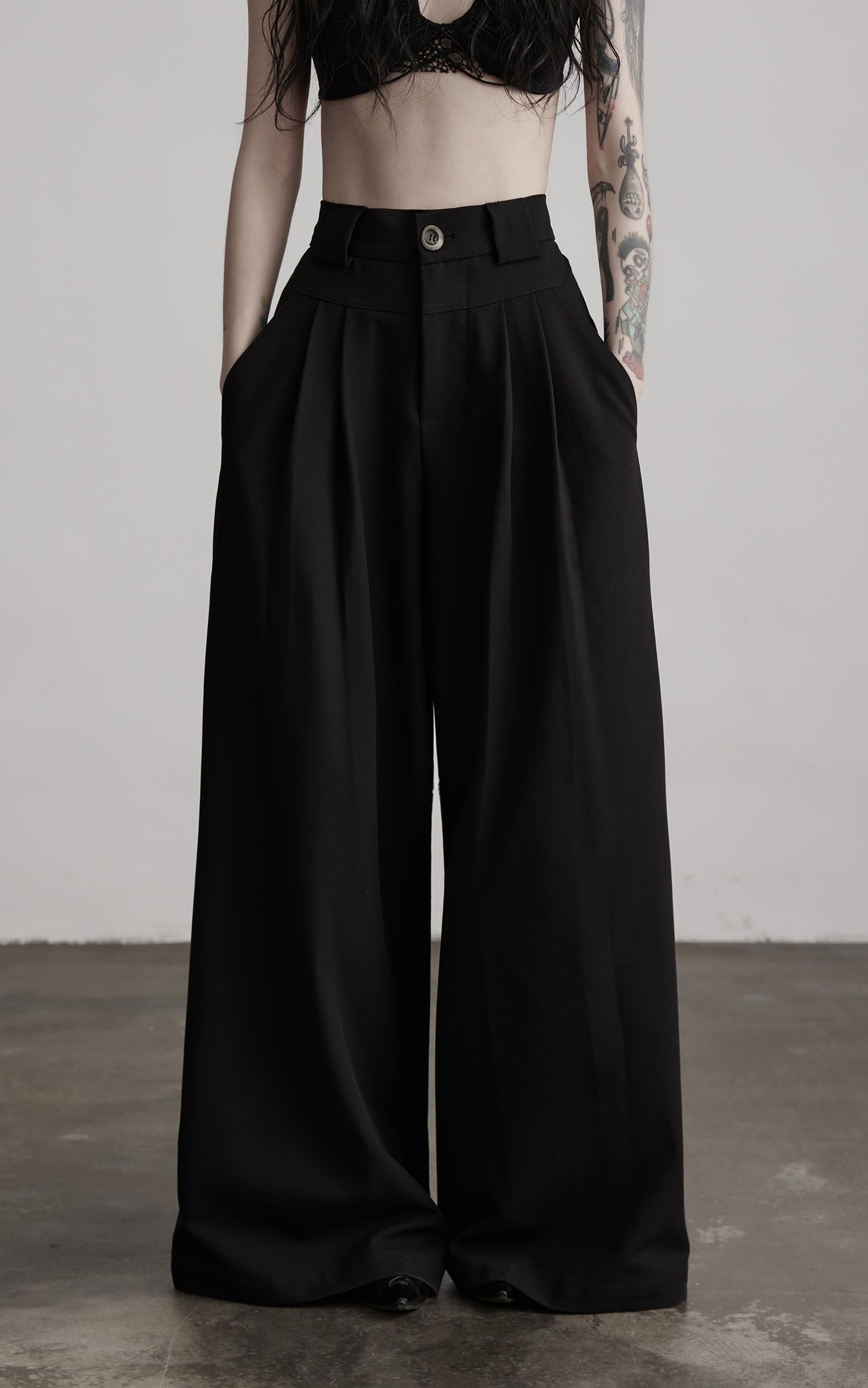 DOINDULGE Wide Leg Pleated Trousers with Structured Waistband