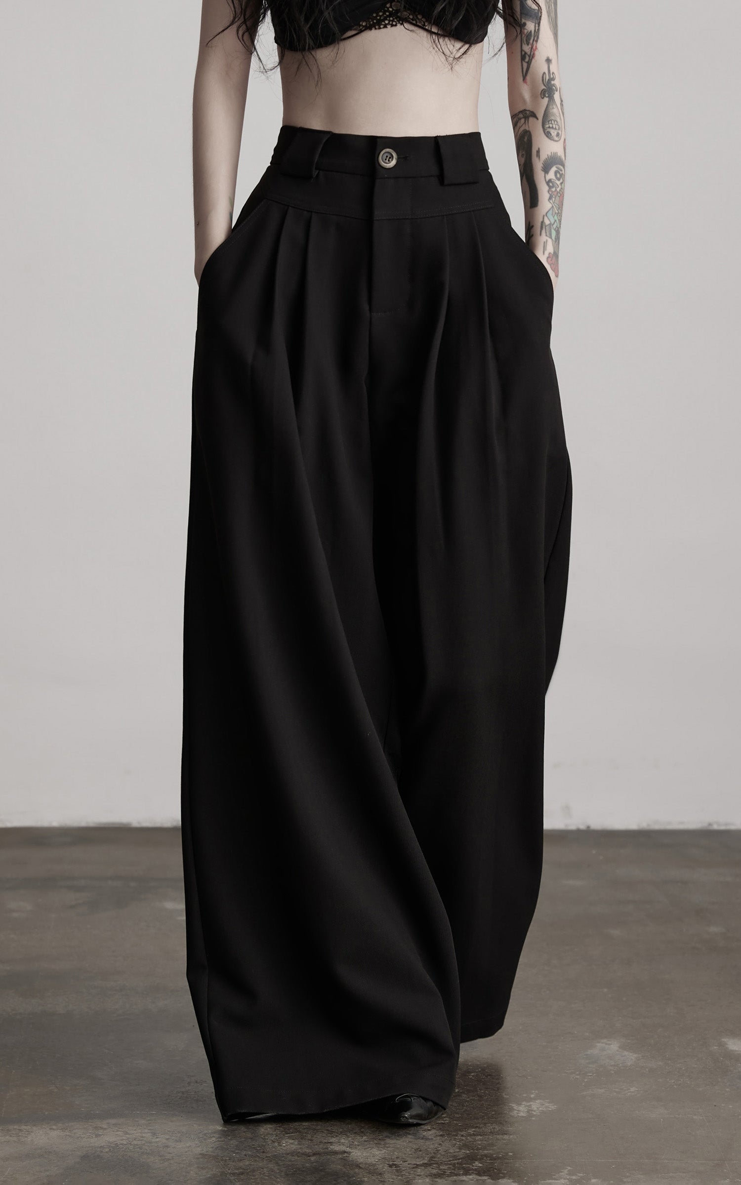 DOINDULGE Wide Leg Pleated Trousers with Structured Waistband