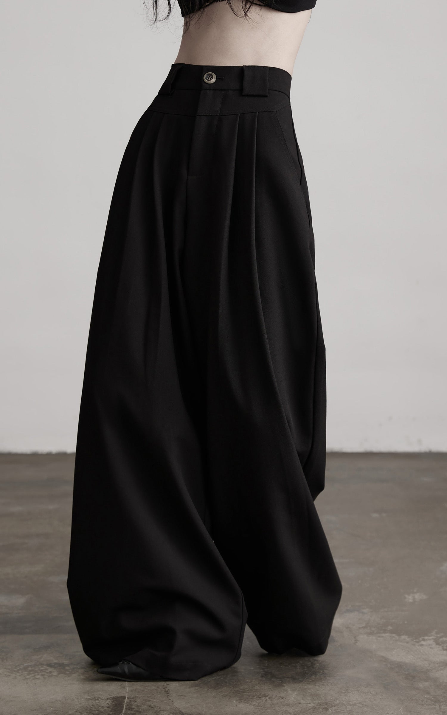 DOINDULGE Wide Leg Pleated Trousers with Structured Waistband