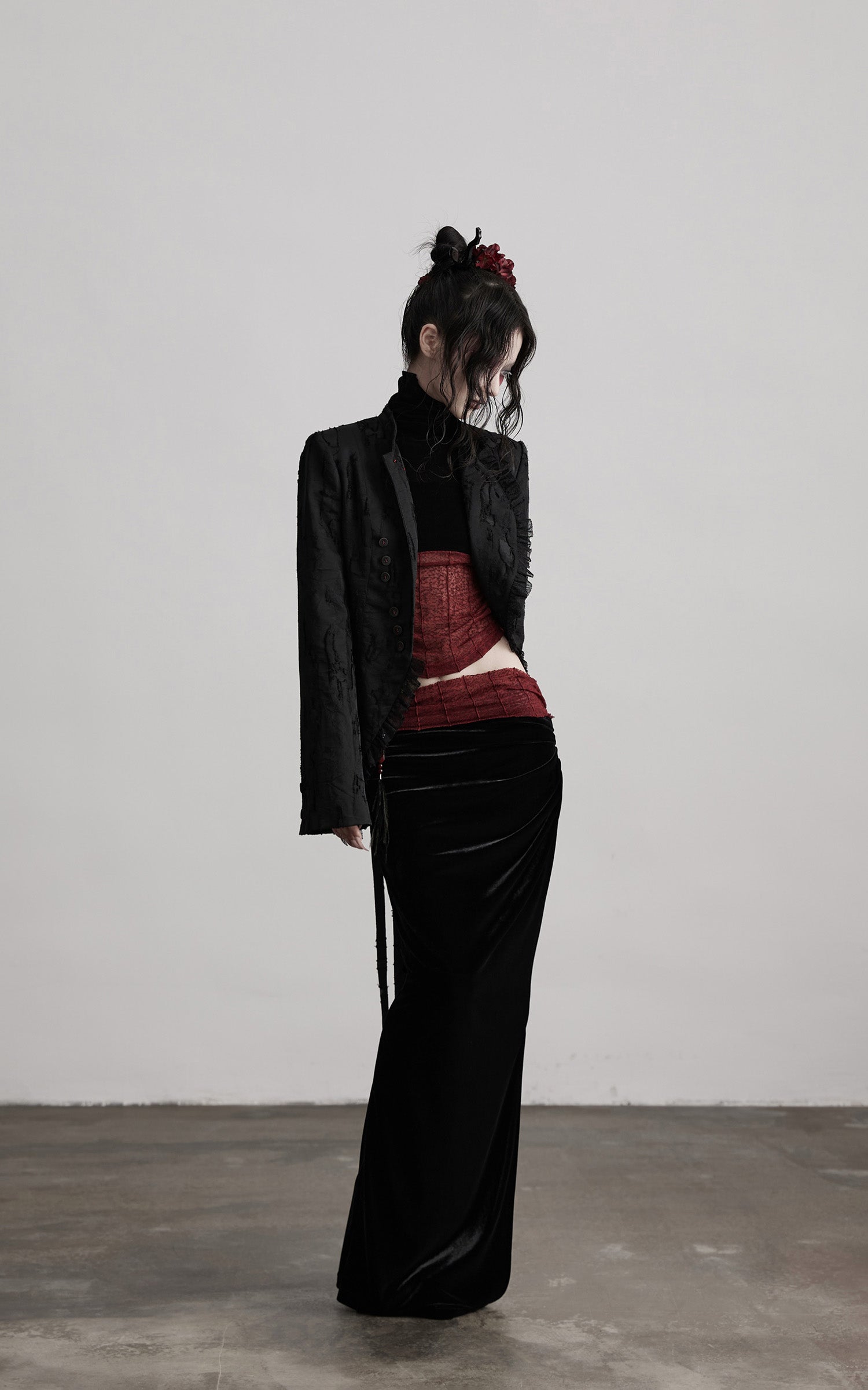 DOINDULGE Textured Asymmetric Blazer with Ruffled Edge and Fitted Silhouette