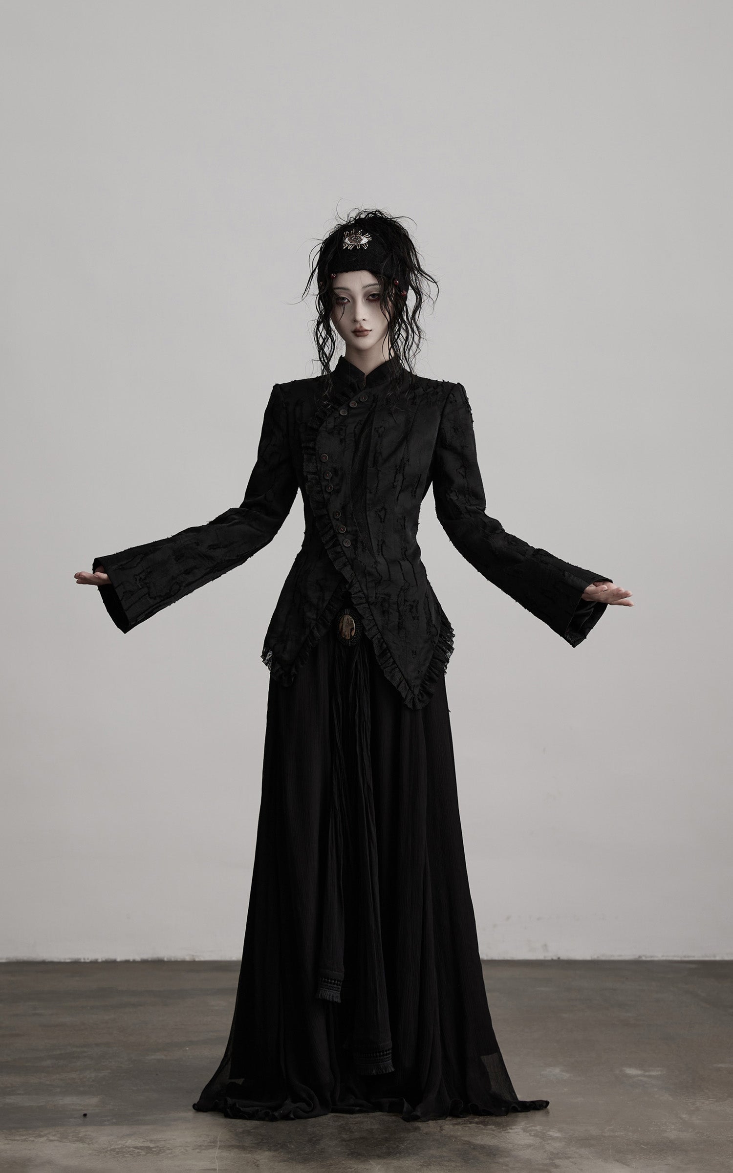 DOINDULGE Textured Asymmetric Blazer with Ruffled Edge and Fitted Silhouette
